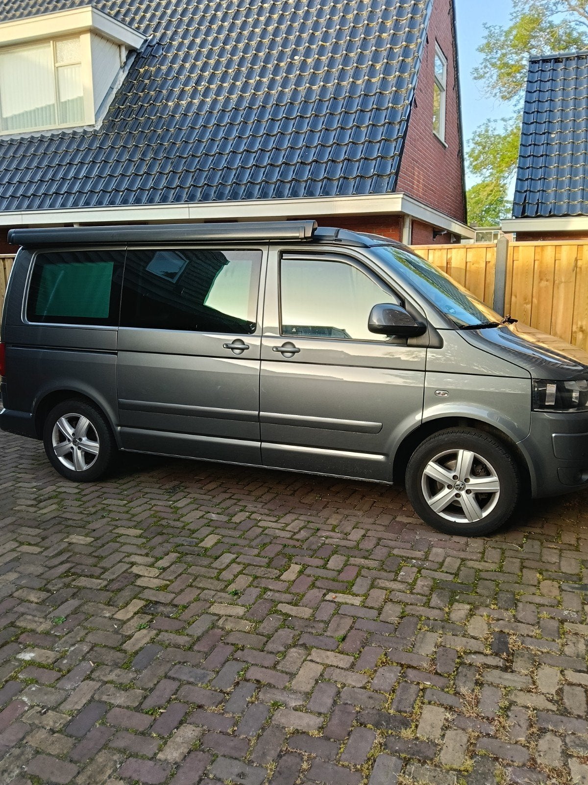 Volkswagen T5 GP California 2010 Euro 5, Buscamper of Camperbus, Volkswagen, Particulier, 4 tot 5 meter
