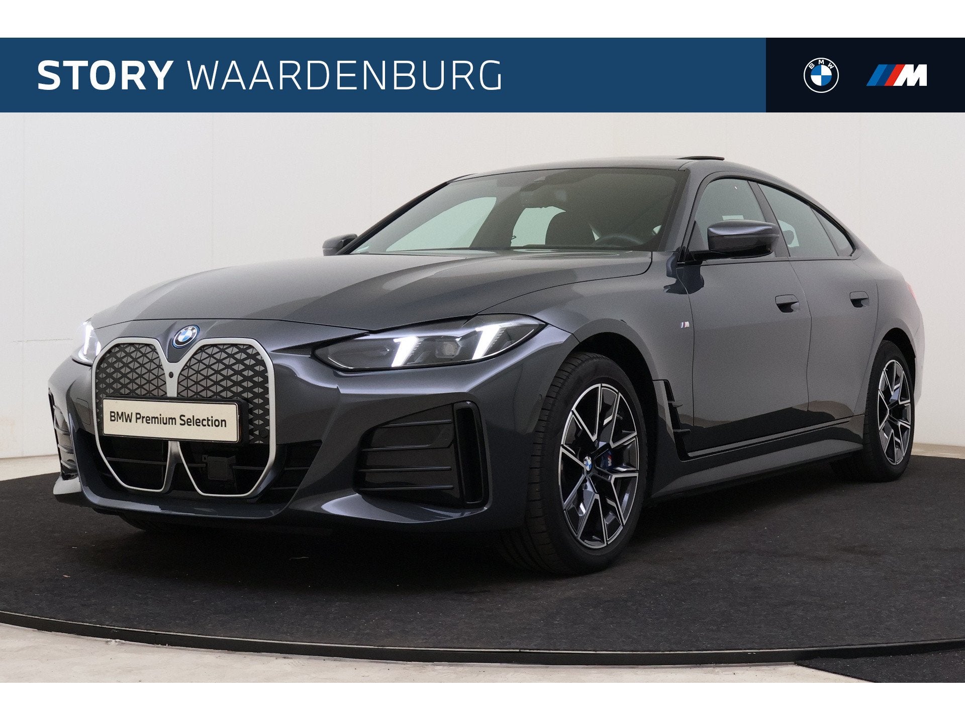 BMW i4 eDrive40 M Sport / Trekhaak / Schuif-Kanteldak / Comf, Auto's, Dealer onderhouden, Gebruikt, Met garantie (alle), 597 km