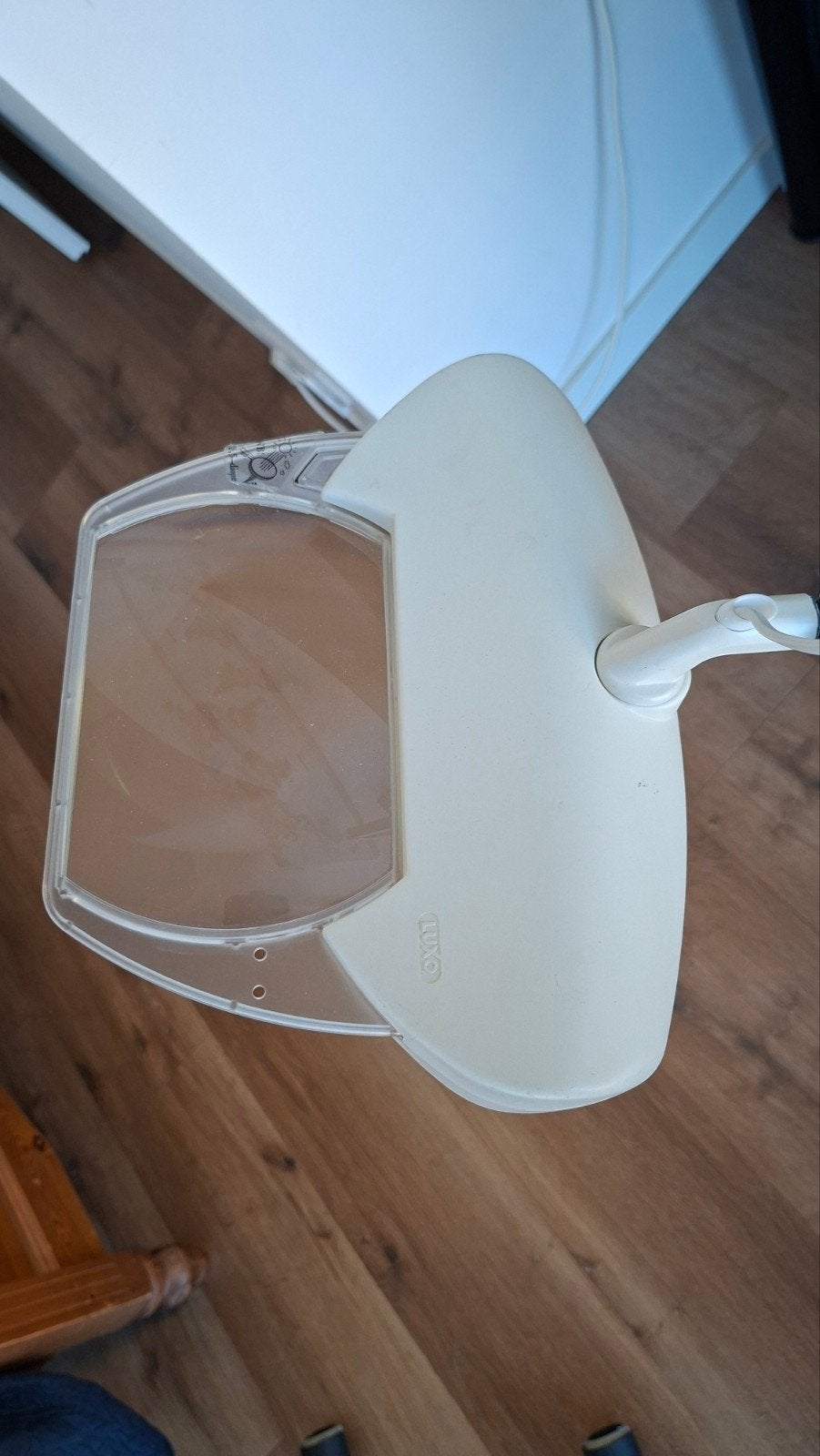 Luxo vergrootlamp met arm en tafelklem, Gebruikt, Kunststof, Ophalen of Verzenden, Modern