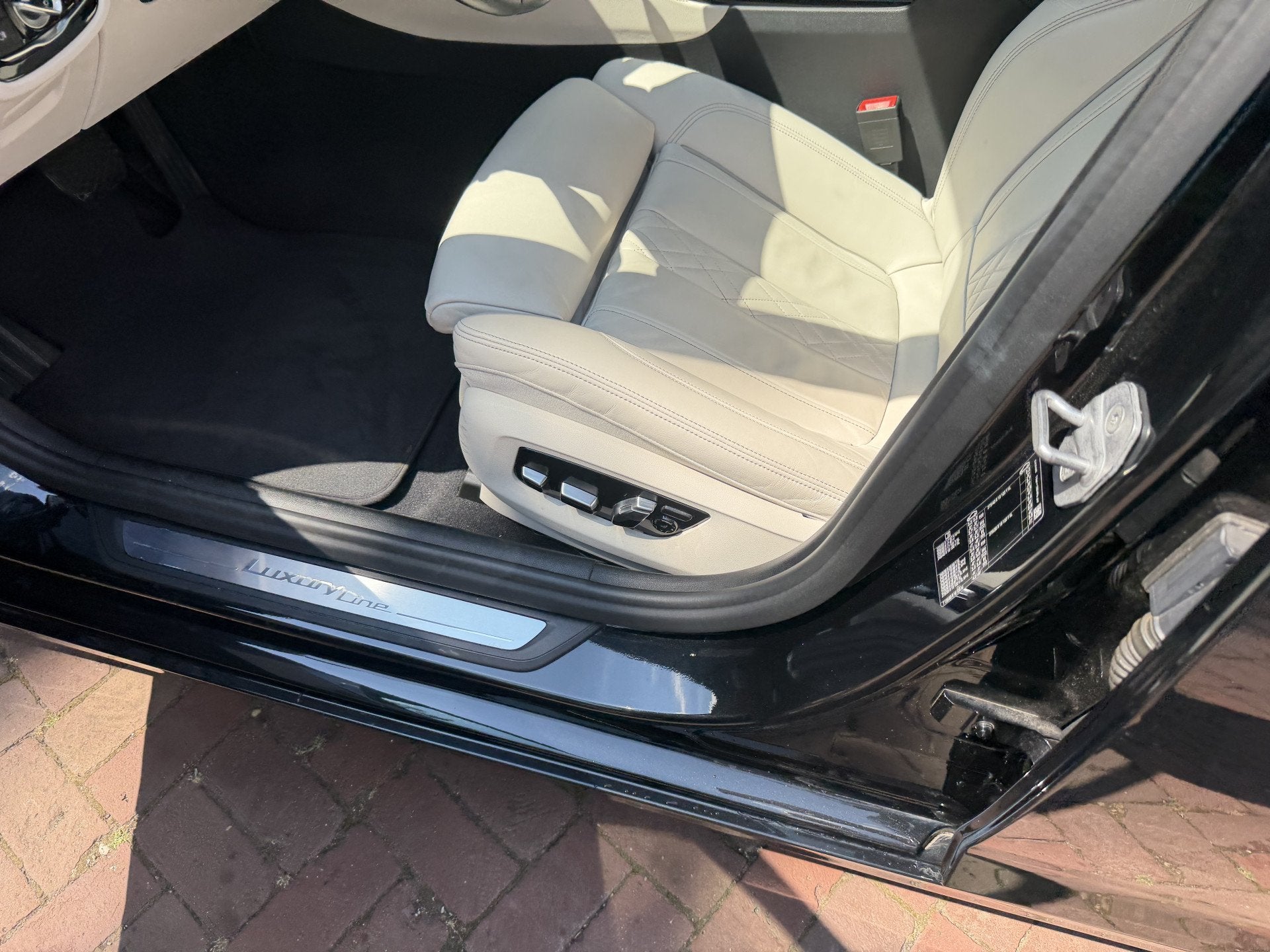 Foto 87 van BMW 5 Serie Touring 520i High Executive | Pano | Leder | 04-