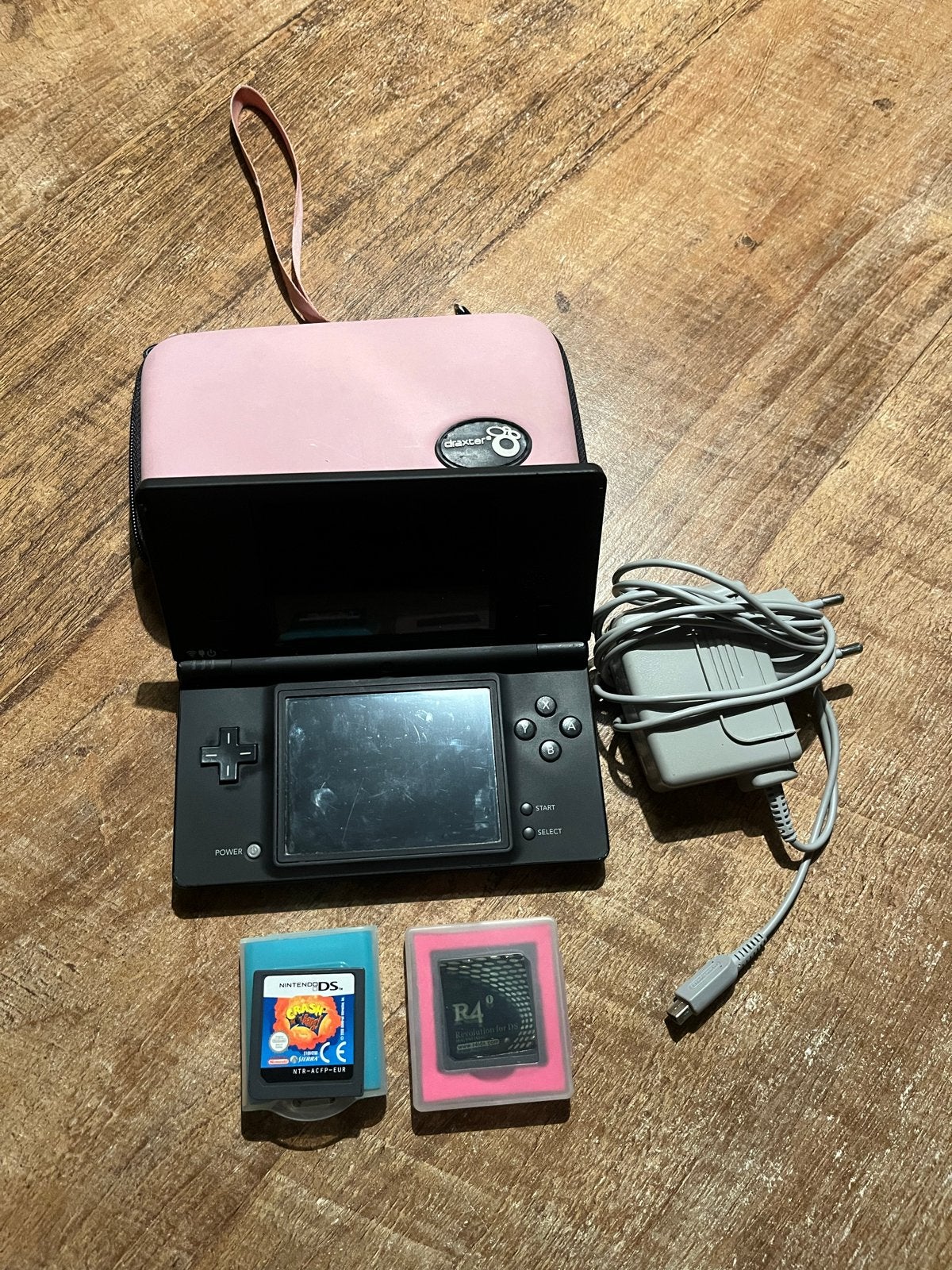 Nintendo DS Lite Zwart met hoesje, Spelcomputers en Games, Verzenden, Zwart, DS Lite, Gebruikt