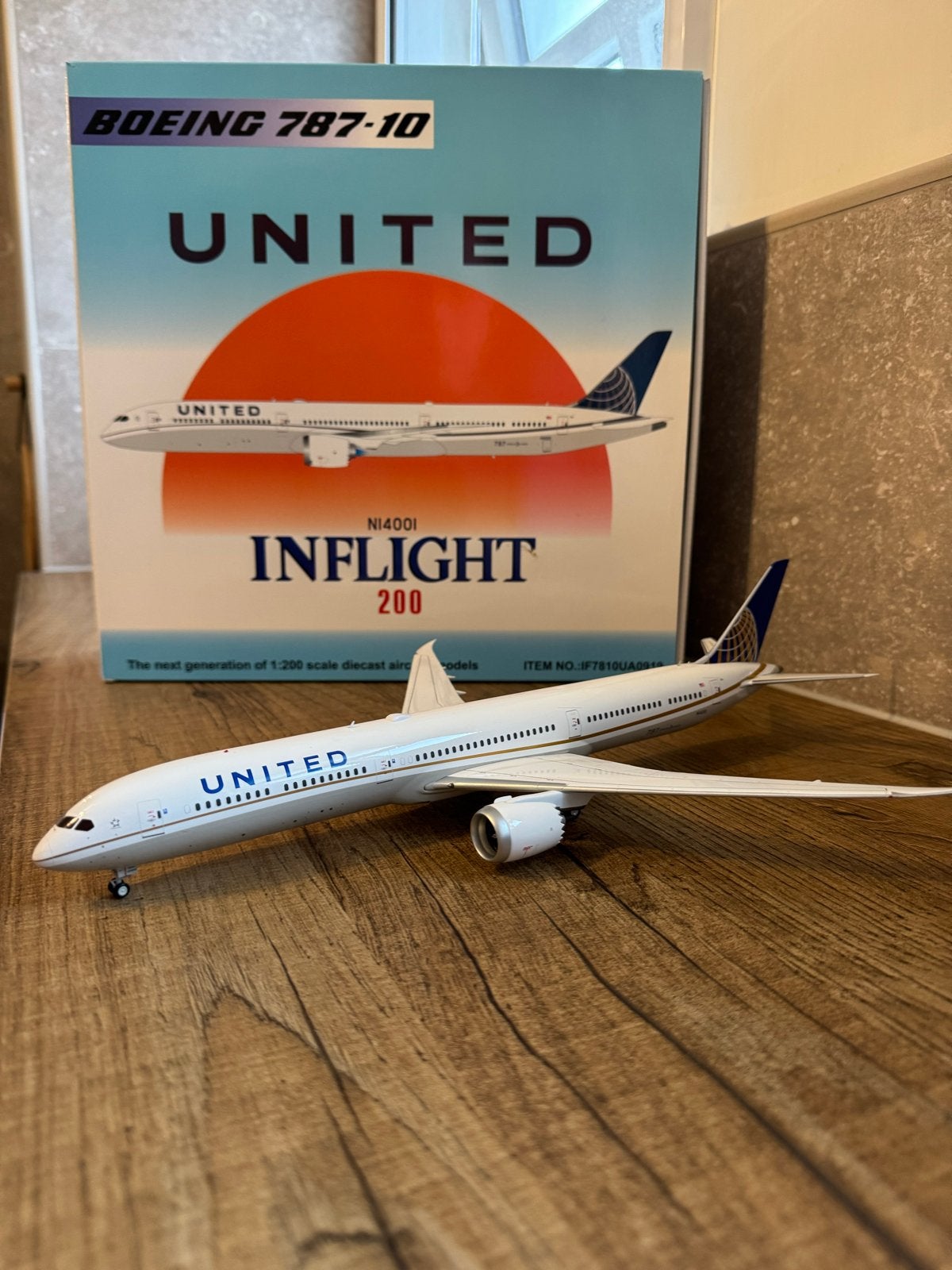 Inflight 200 Boeing 787-10 United Airlines met standaard, Overige merken, 1:200 of kleiner, Ophalen of Verzenden, Zo goed als nieuw