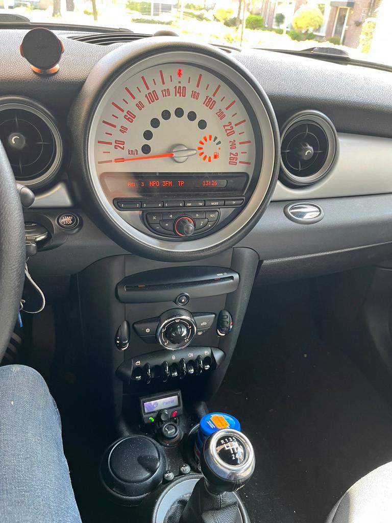 Mini 1.6 ONE 55KW 2012 Grijs, Auto's, Mini, Particulier, One, Airbags, Airconditioning, Bi-Xenon koplampen, Centrale vergrendeling