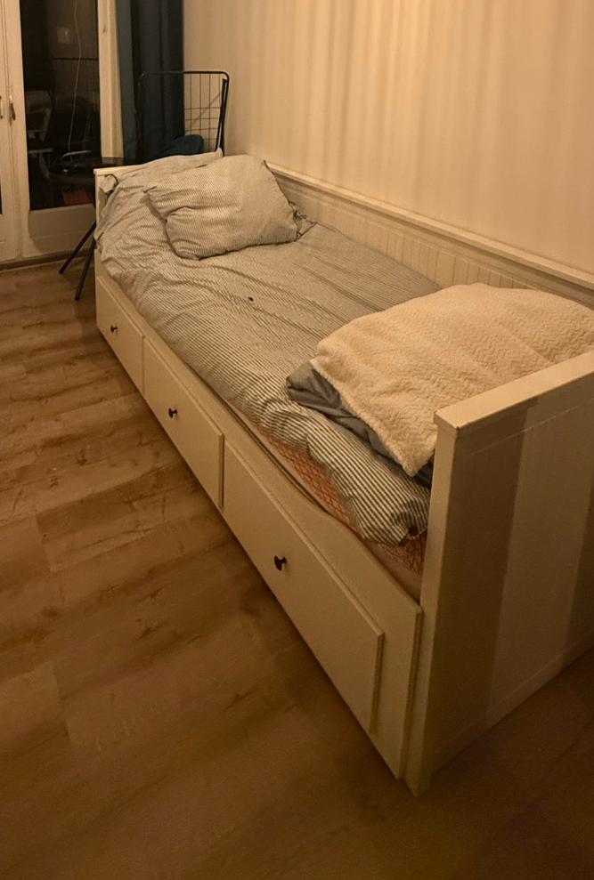 Hemnes bed met 2x matras, Ophalen, Gebruikt, Eenpersoons, Wit