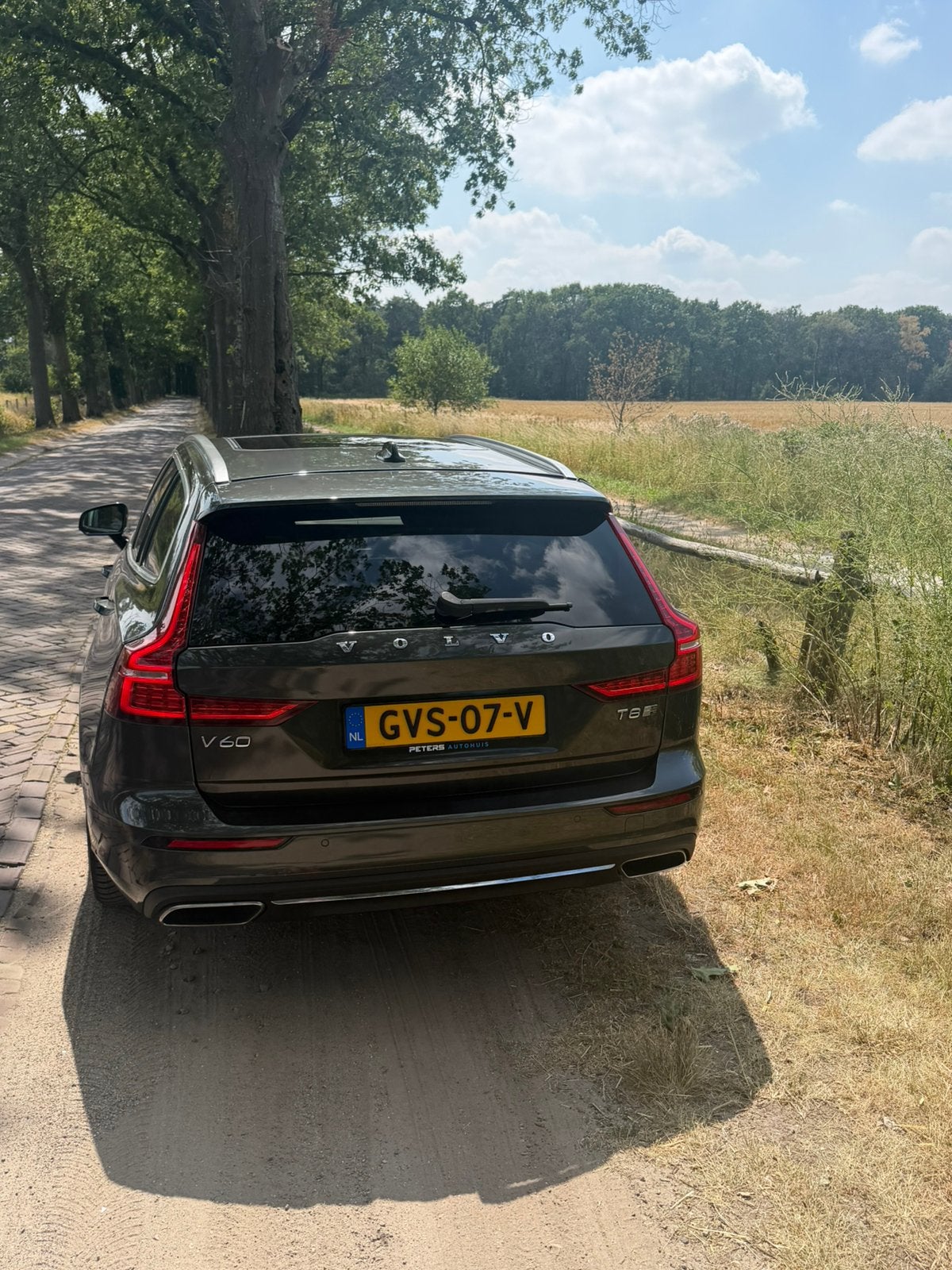 Volvo V60 T8 Twin Engine 390pk AWD Geartronic 2019 Grijs, Auto's, Volvo, Automaat, Beige, 1972 kg, Vierwielaandrijving