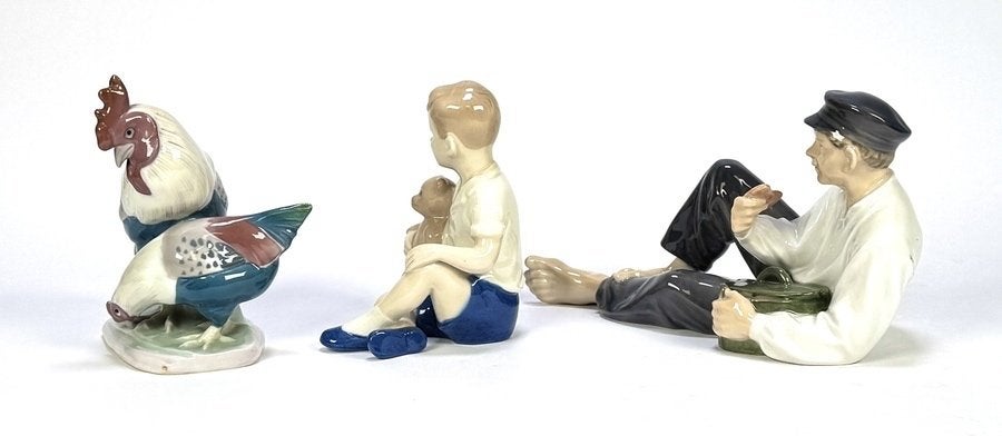 895. Porseleinen beelden – haan en hen, jongen en man, Ophalen of Verzenden