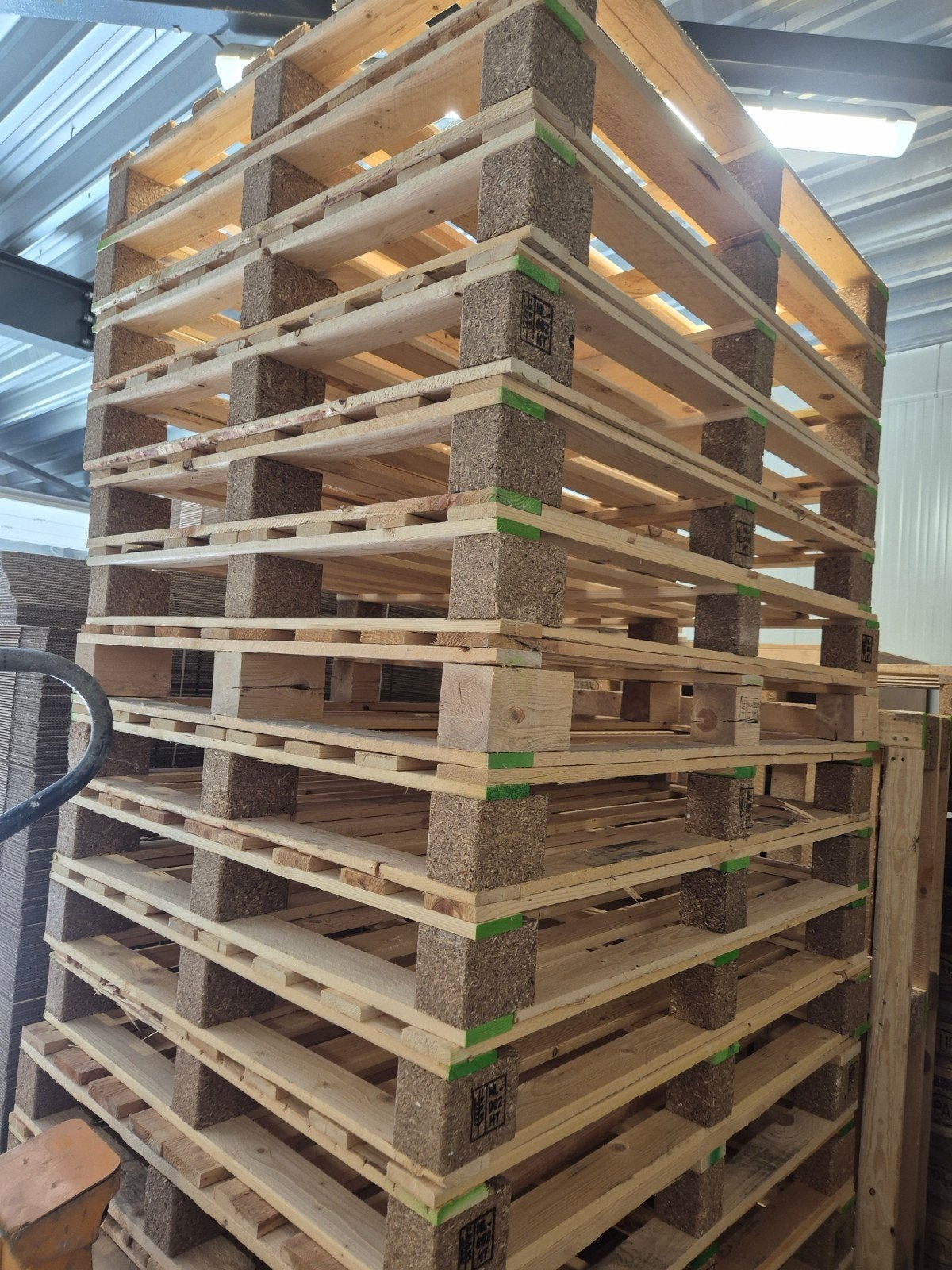 Grote verzenddozen op pallet - Zo goed als nieuw, Ophalen, Doos, 100 cm of meer, 60 cm of meer
