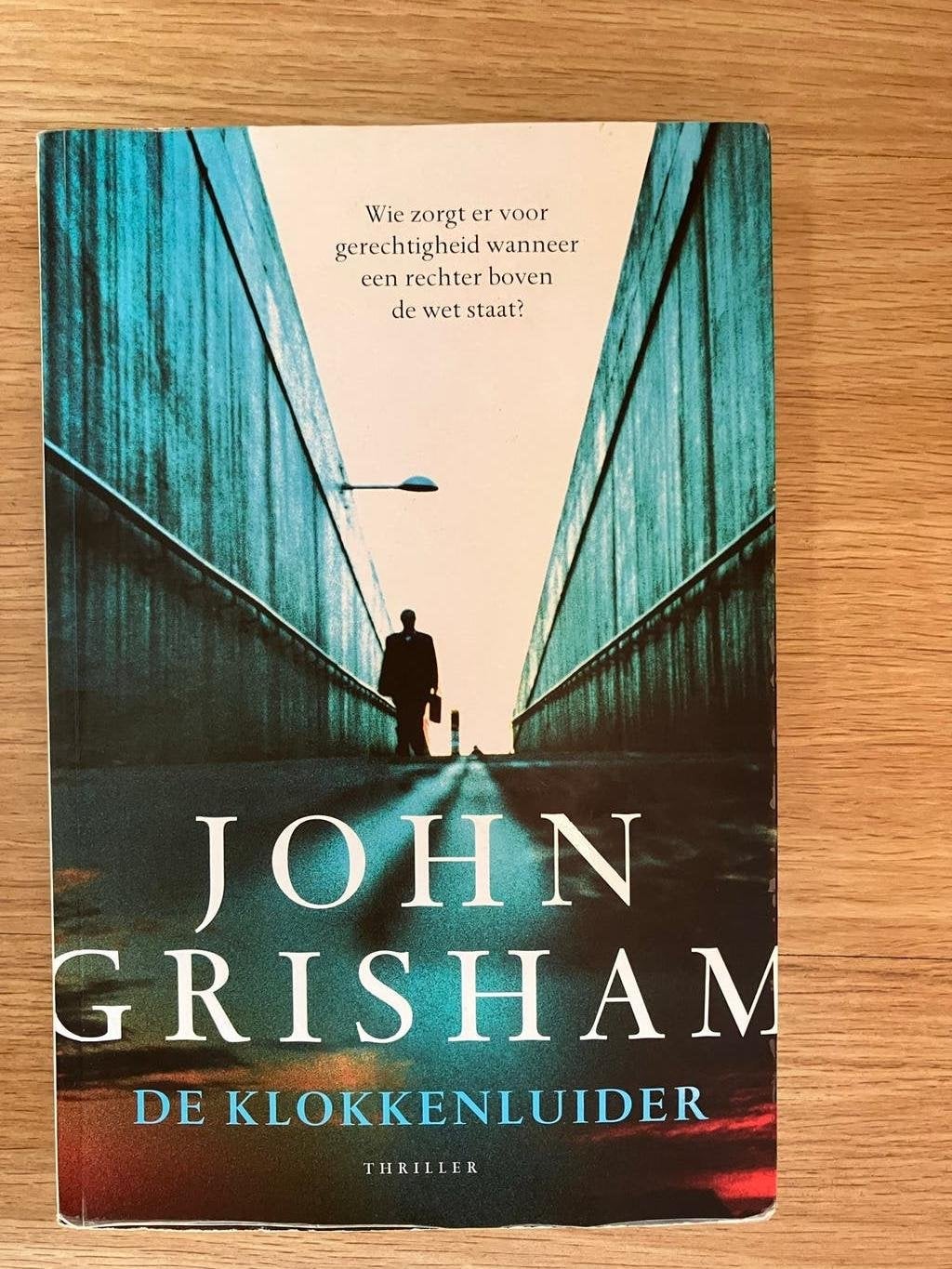 John Grisham - De Klokkenluider (Thriller), Ophalen of Verzenden, Gelezen, John Grisham, Nederland
