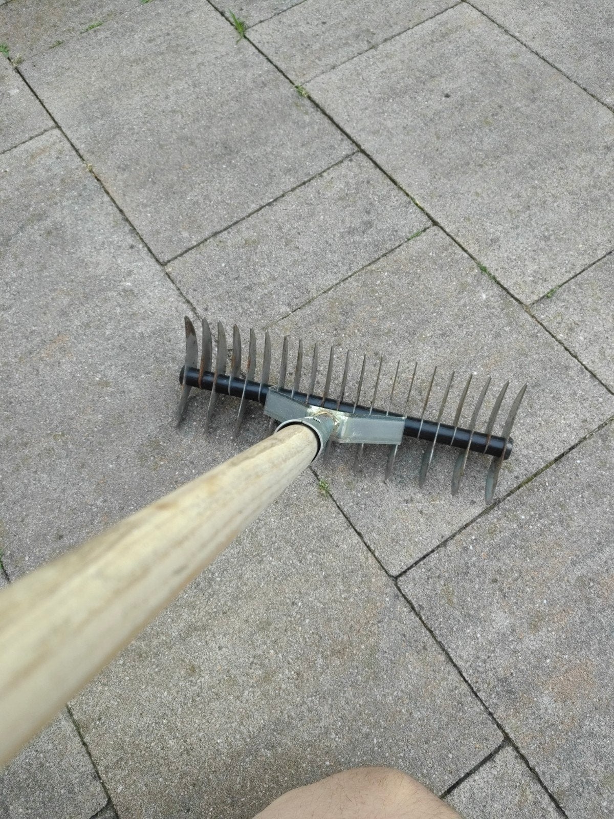 Verticuteerhark met houten steel, Ophalen, Gebruikt, Hark