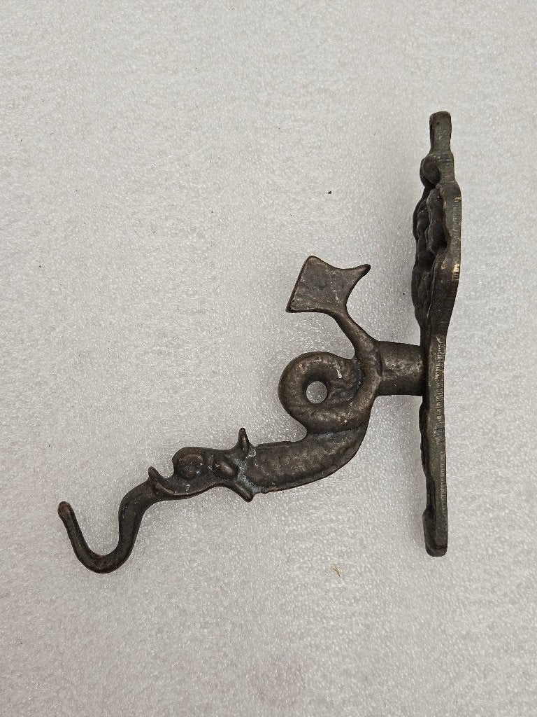 Kapstok /muurhaak met mythologische zeedraak of vis (Lot 11), Huis en Inrichting, Wandkapstok, Gebruikt, Ophalen of Verzenden
