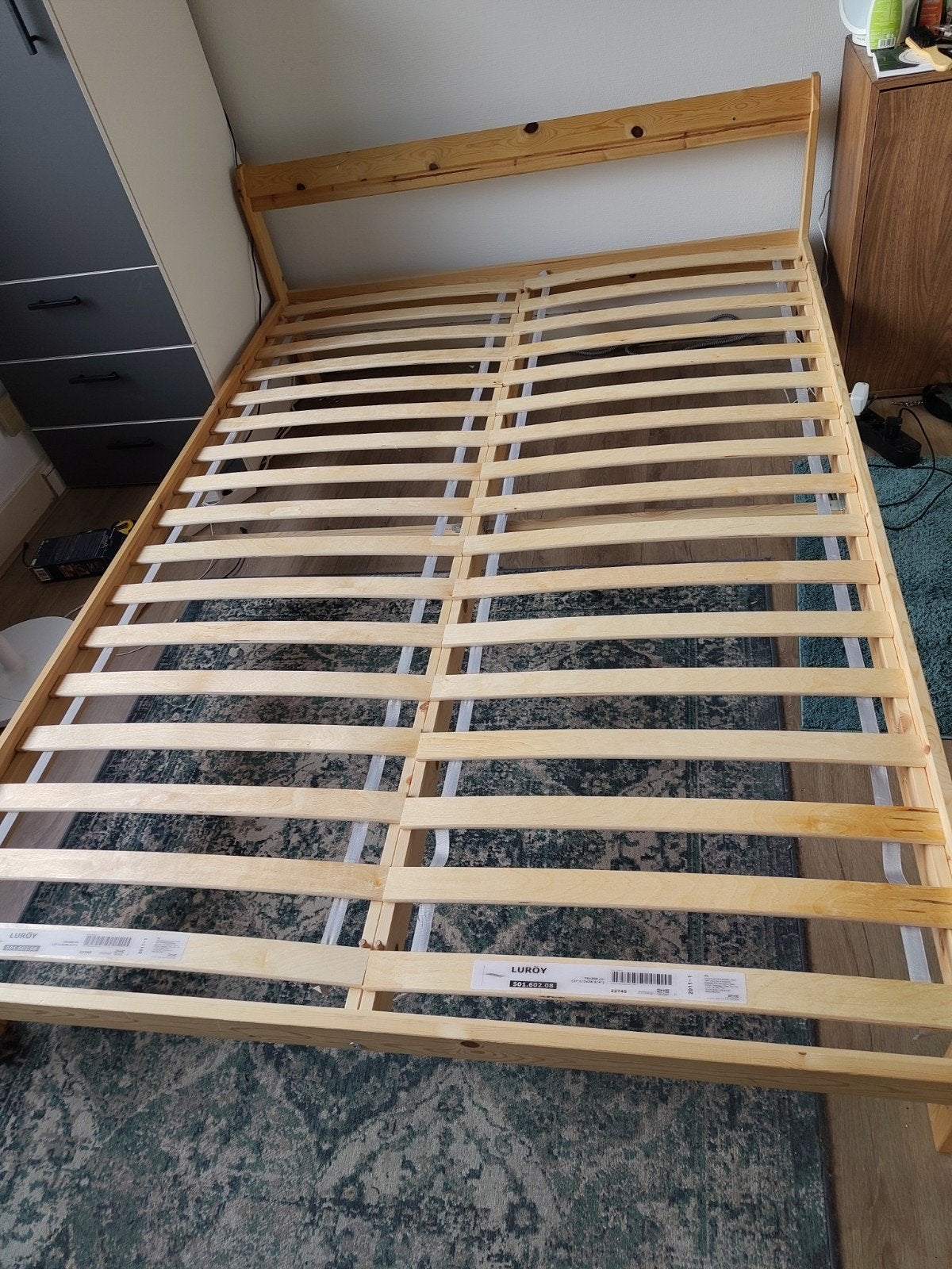 NEIDEN ikea bed 140x200 met Luröy lattenbodem (excl. matras), Ophalen, Gebruikt, Bruin, 140 cm