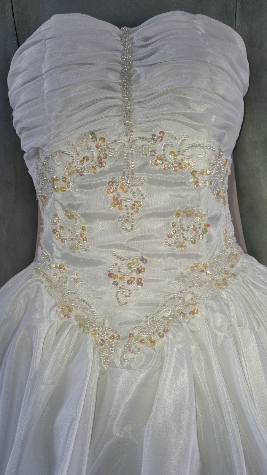 Prachtige witte trouwjurk met kralen en hoepelrok, Trouwjurk, Wit, Nieuw, Ophalen of Verzenden