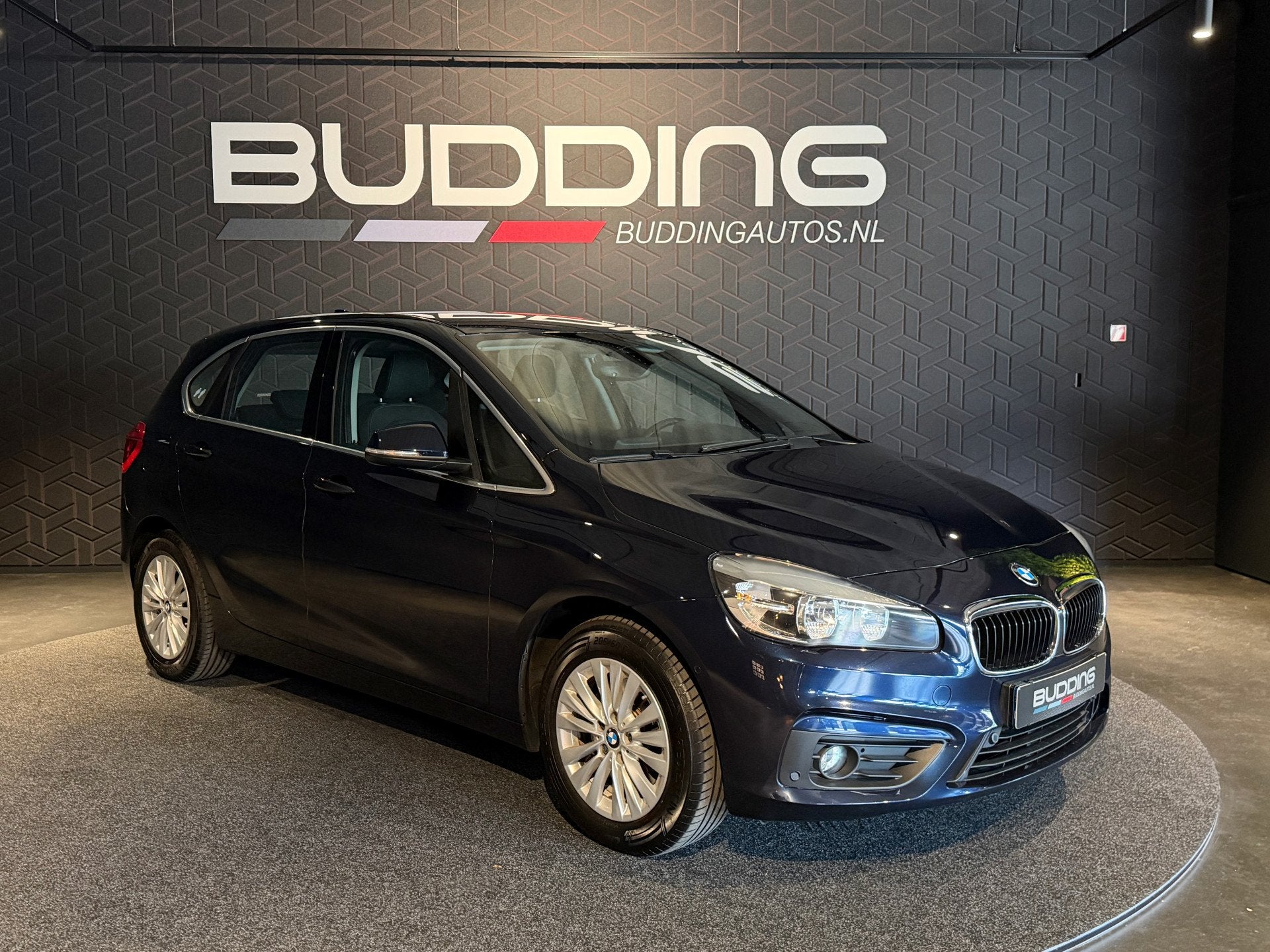 BMW 2 Serie Active Tourer 220i Essential | Trekhaak | PDC, Auto's, 1998 cc, 730 kg, Gebruikt, Euro 6