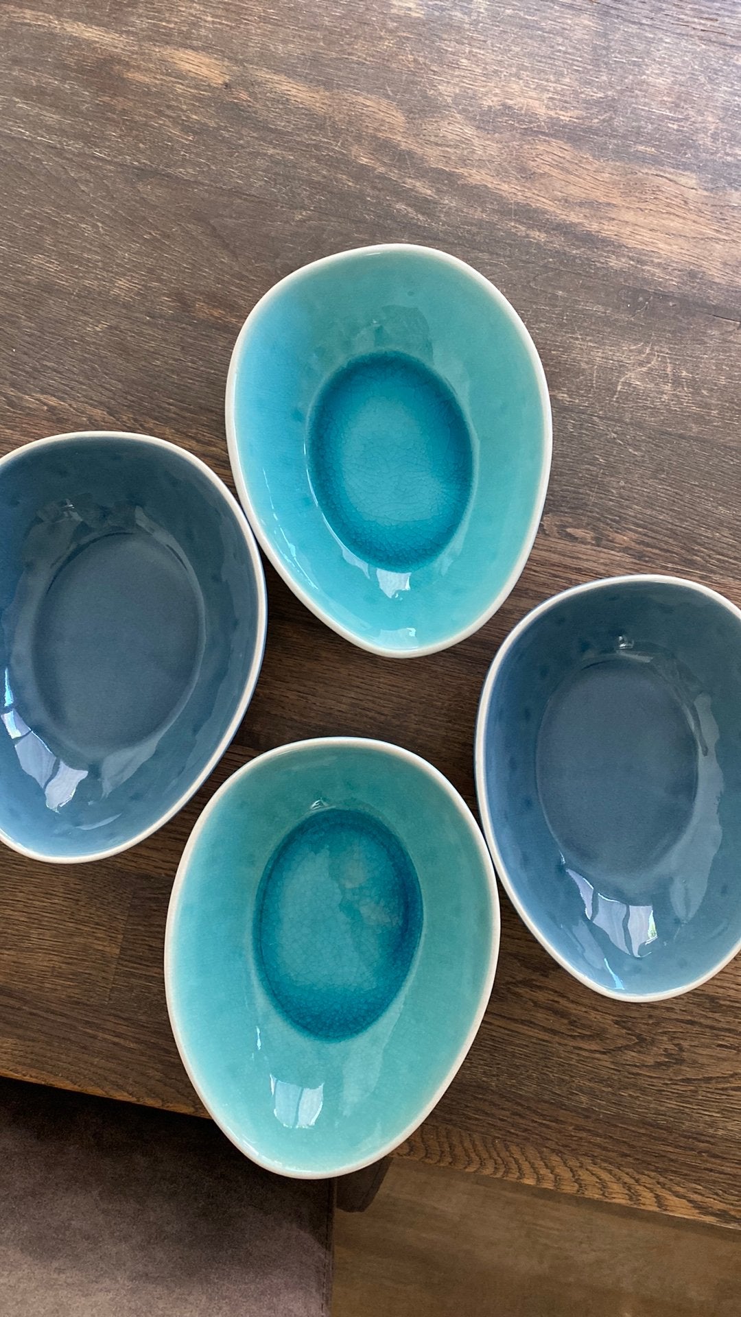 4 grote kommen Jewel blauw en mintgroen, Huis en Inrichting, Keuken | Servies, Ophalen, Nieuw, Kom(men), Overige stijlen