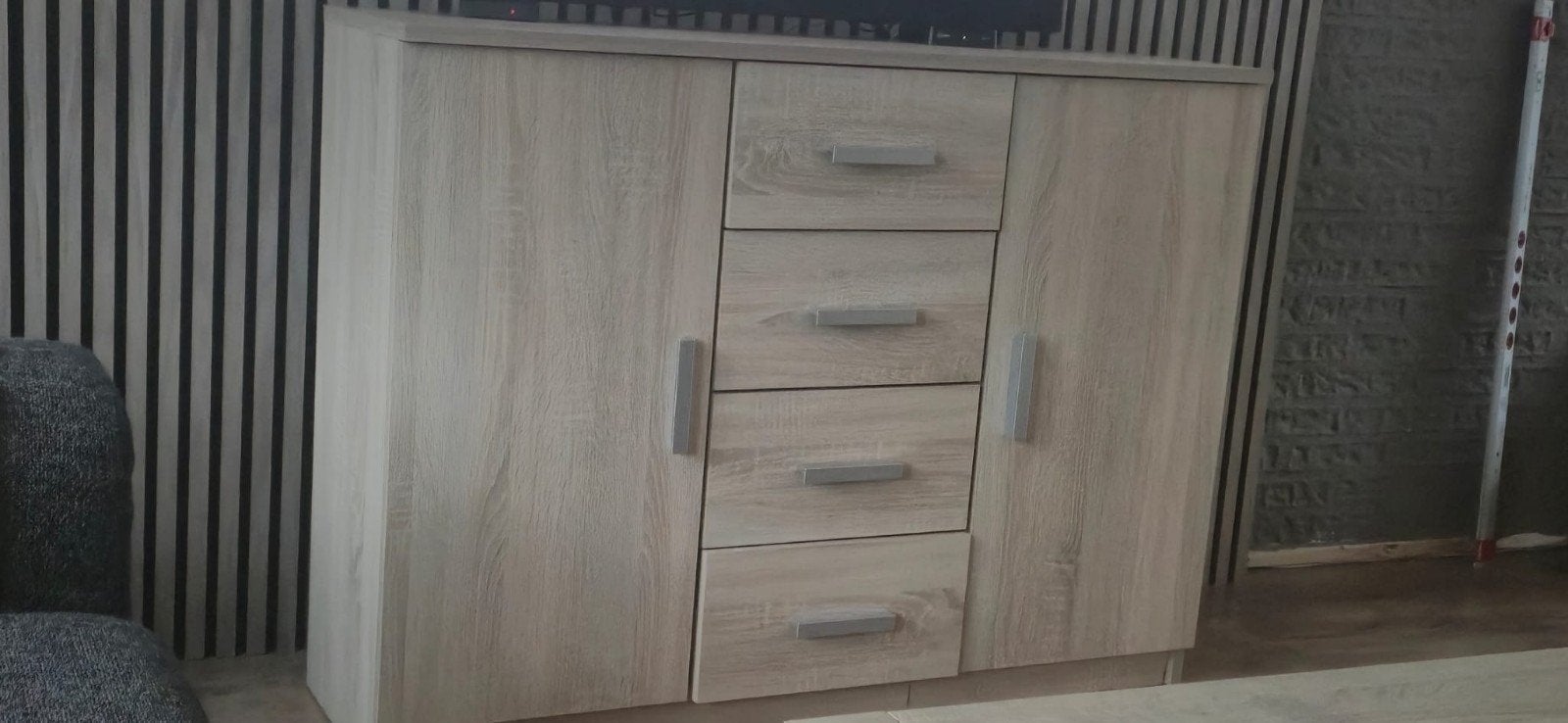 Mooi dressoir met 2 deuren en 4 lades, Ophalen, Zo goed als nieuw, 25 tot 50 cm, 150 tot 200 cm
