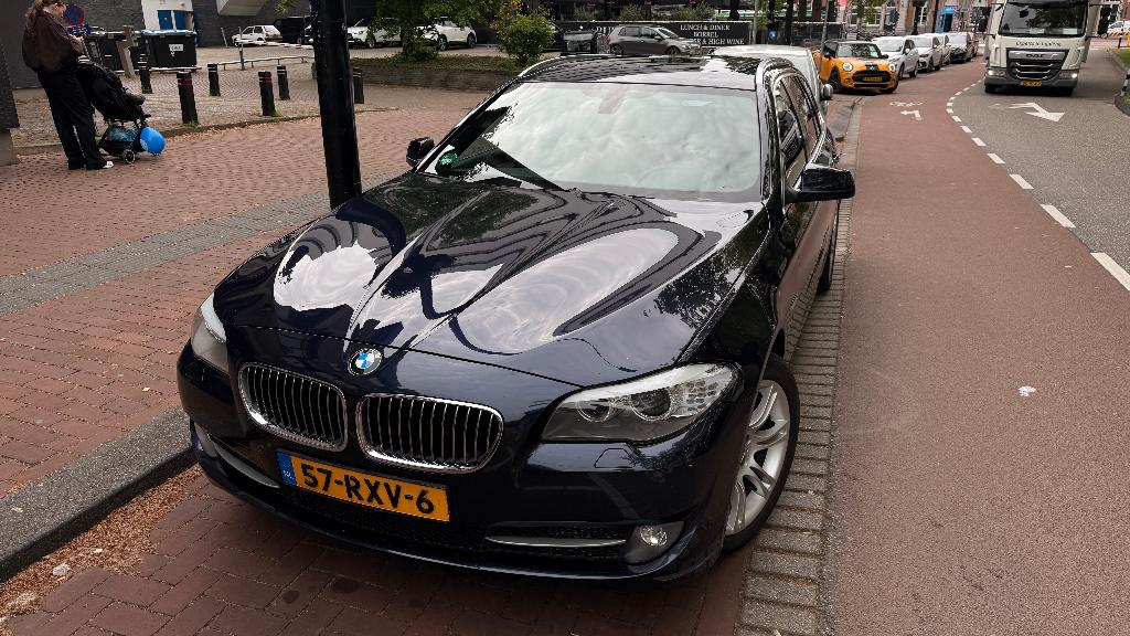 BMW 5-Serie 3.0 525D Touring AUT 2011 Blauw, Auto's, BMW, Automaat, Euro 5, Achterwielaandrijving, Beige
