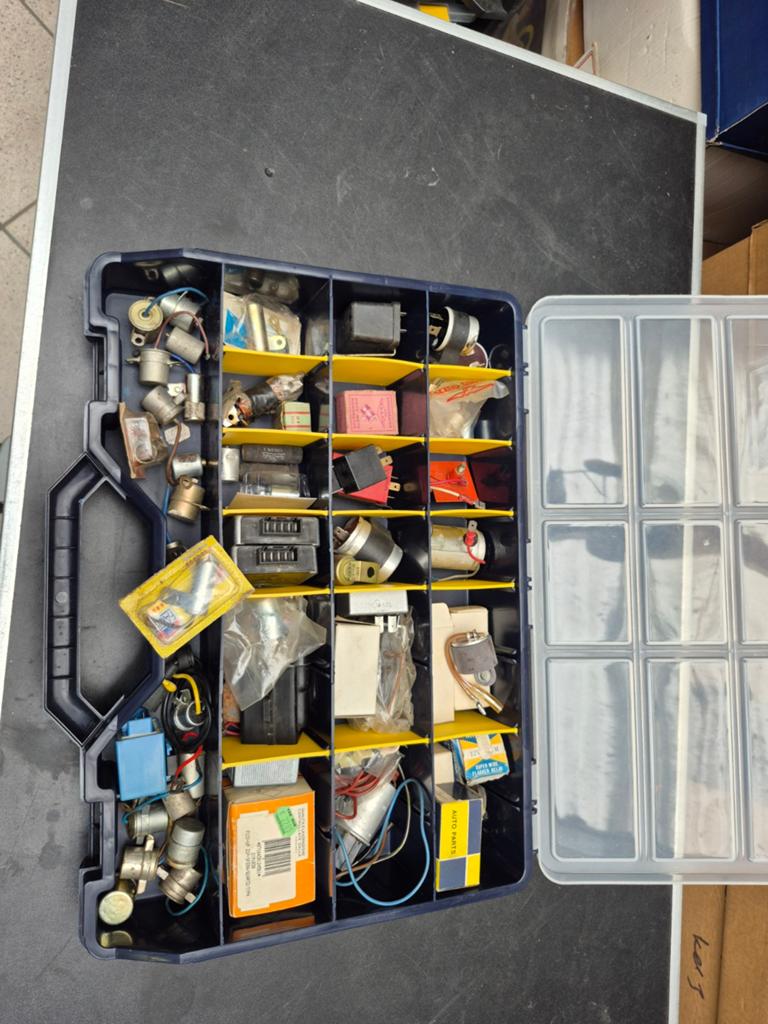 Sorteerbak condensators enz New old stock nos, Ophalen of Verzenden
