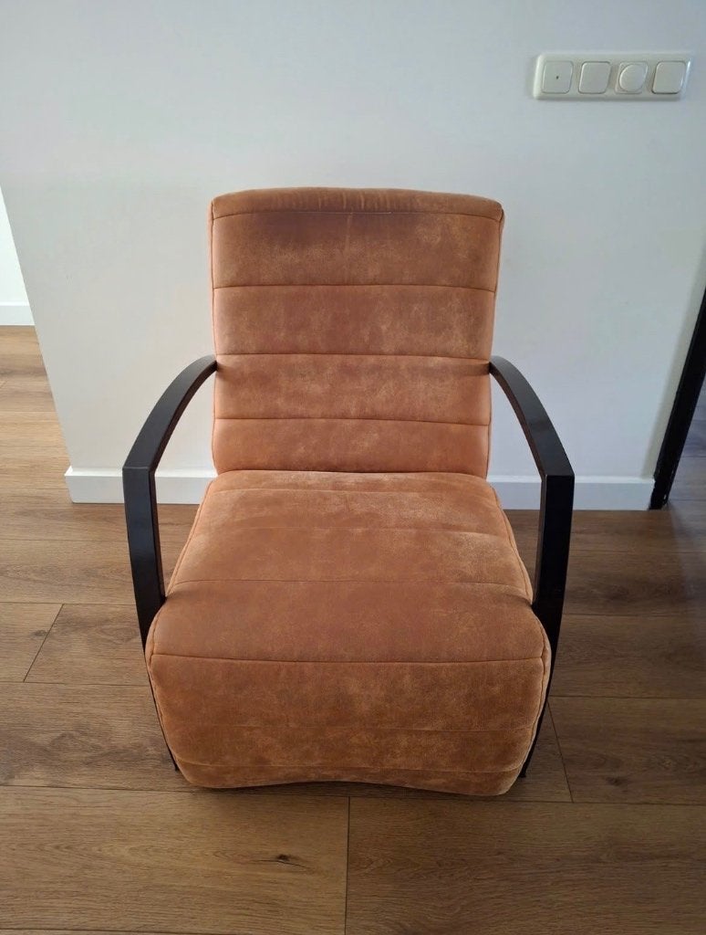 Comfortabele fauteuil in cognac kleur, Ophalen, 75 tot 100 cm, Zo goed als nieuw, Stof