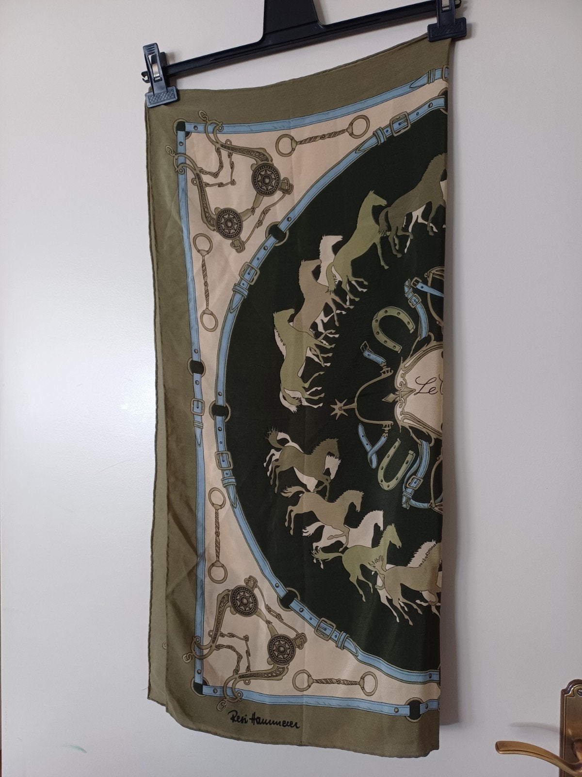 Resi Hammerec zijden sjaal met paardenprint 78x82 cm, Resi Hammerec, Ophalen of Verzenden, Zo goed als nieuw