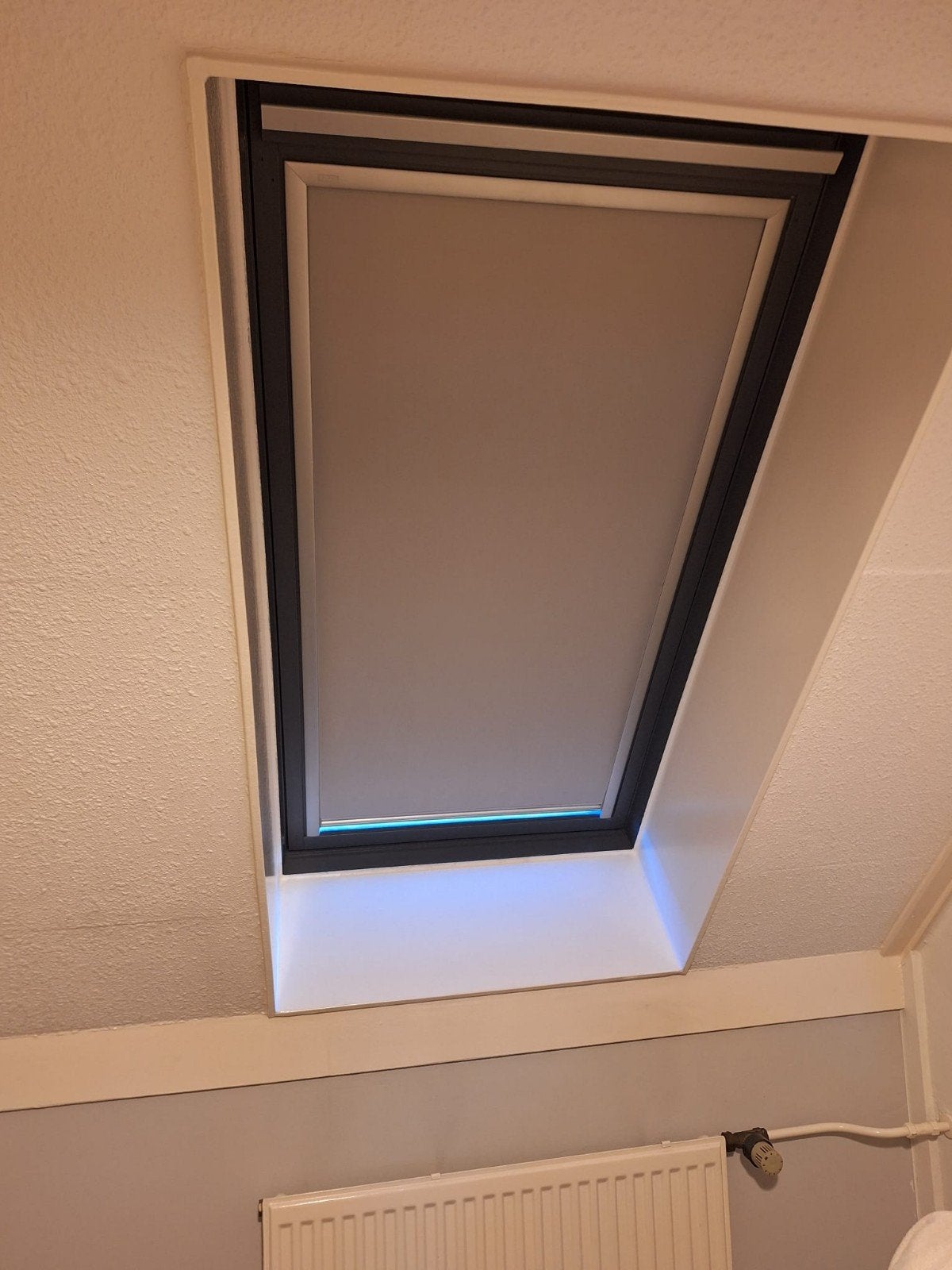 Verduisterend rolgordijn voor Velux dakraam - lichtgrijs, Ophalen, 100 tot 150 cm, 100 tot 150 cm, Zo goed als nieuw