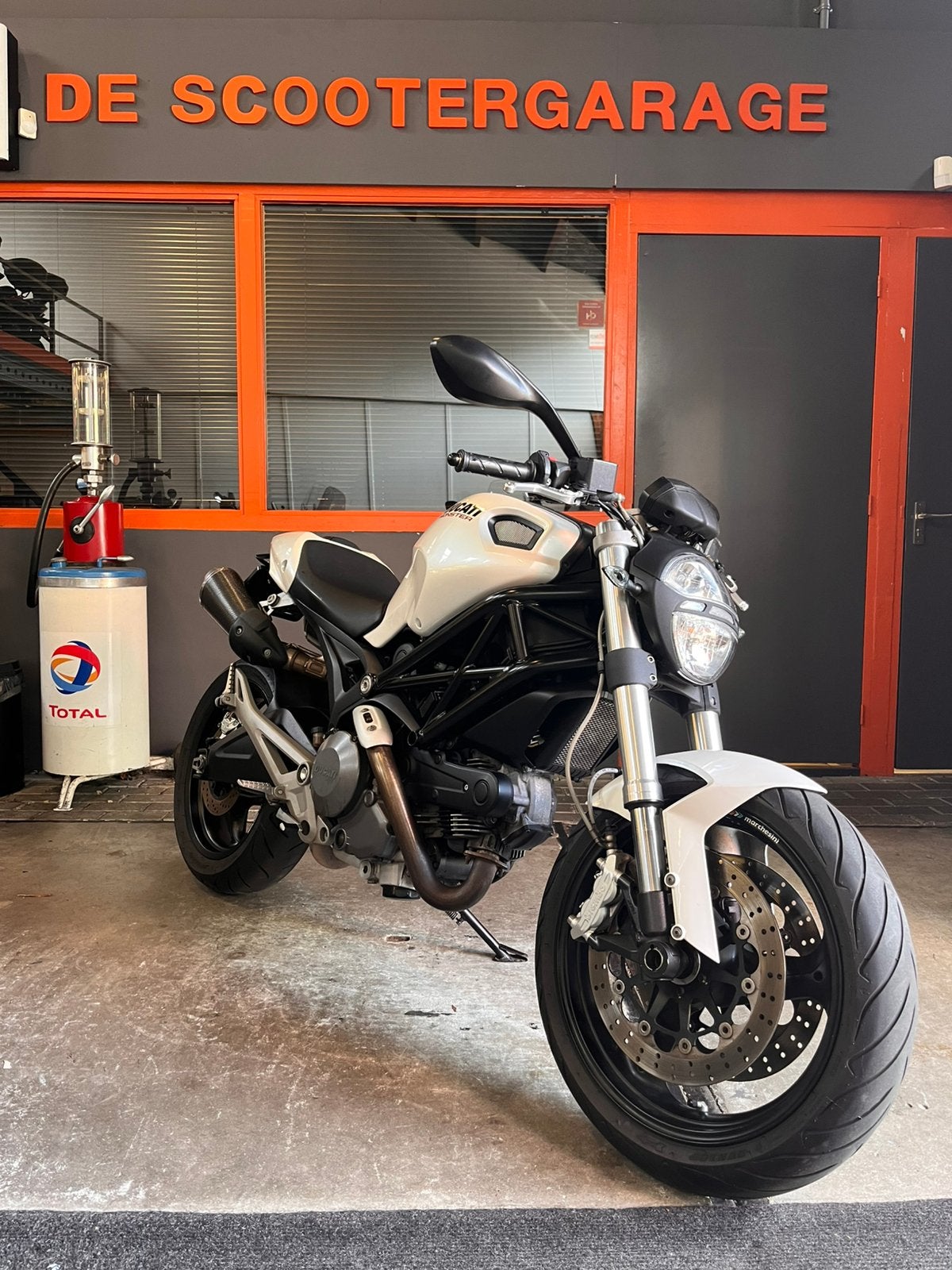Ducati Monster 696 2008, Motoren, Motoren | Ducati, Bedrijf, Naked bike, meer dan 35 kW, 2 cilinders, Motorrijbewijs A, Ophalen of Verzenden