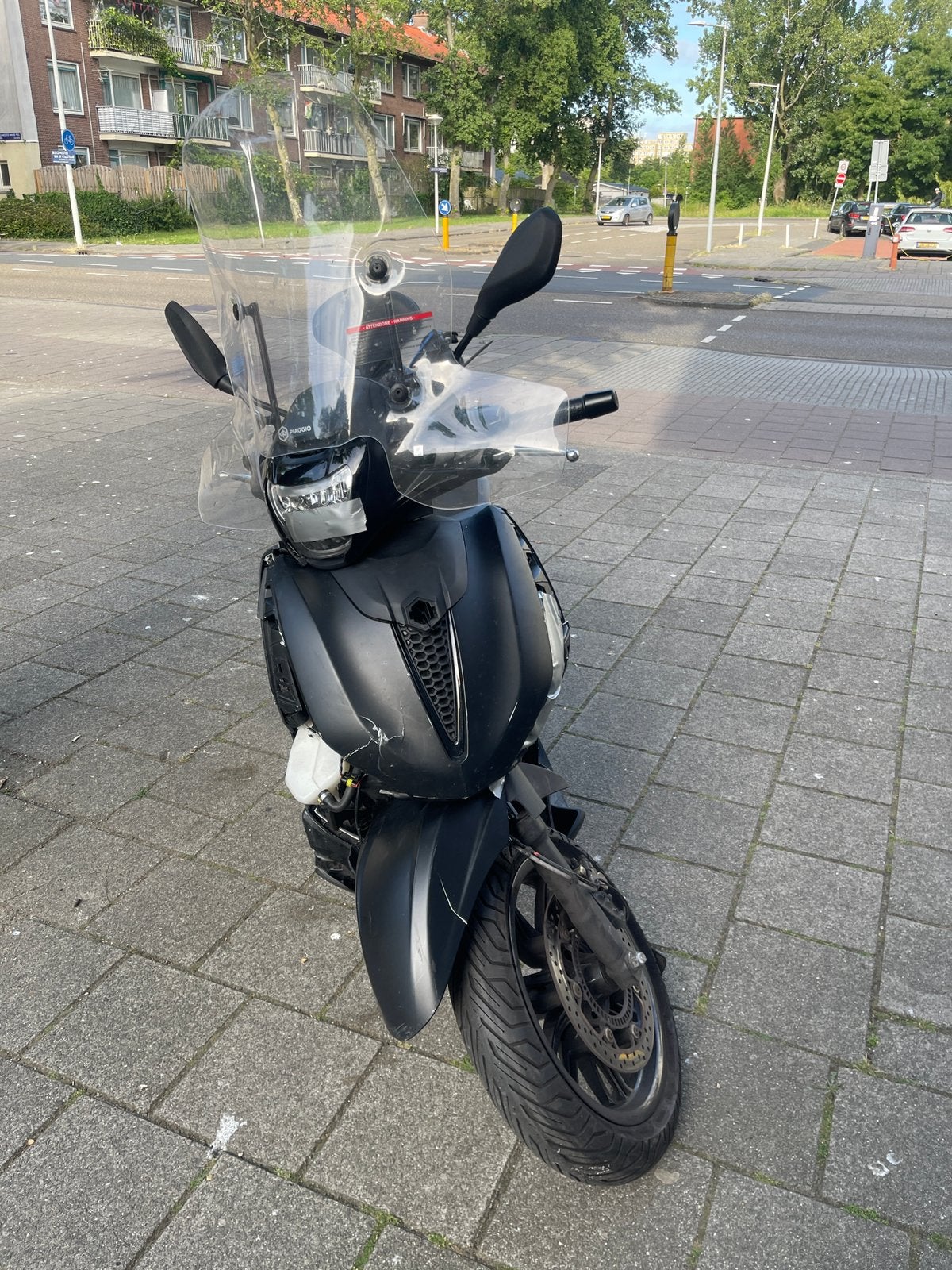 Beverly 400 2024 schade+wok, Ophalen of Verzenden, Zo goed als nieuw, Benzine, Overige modellen