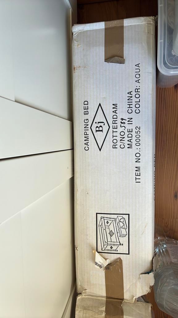 Nieuw campingbedje met matras, Ophalen of Verzenden, Nieuw