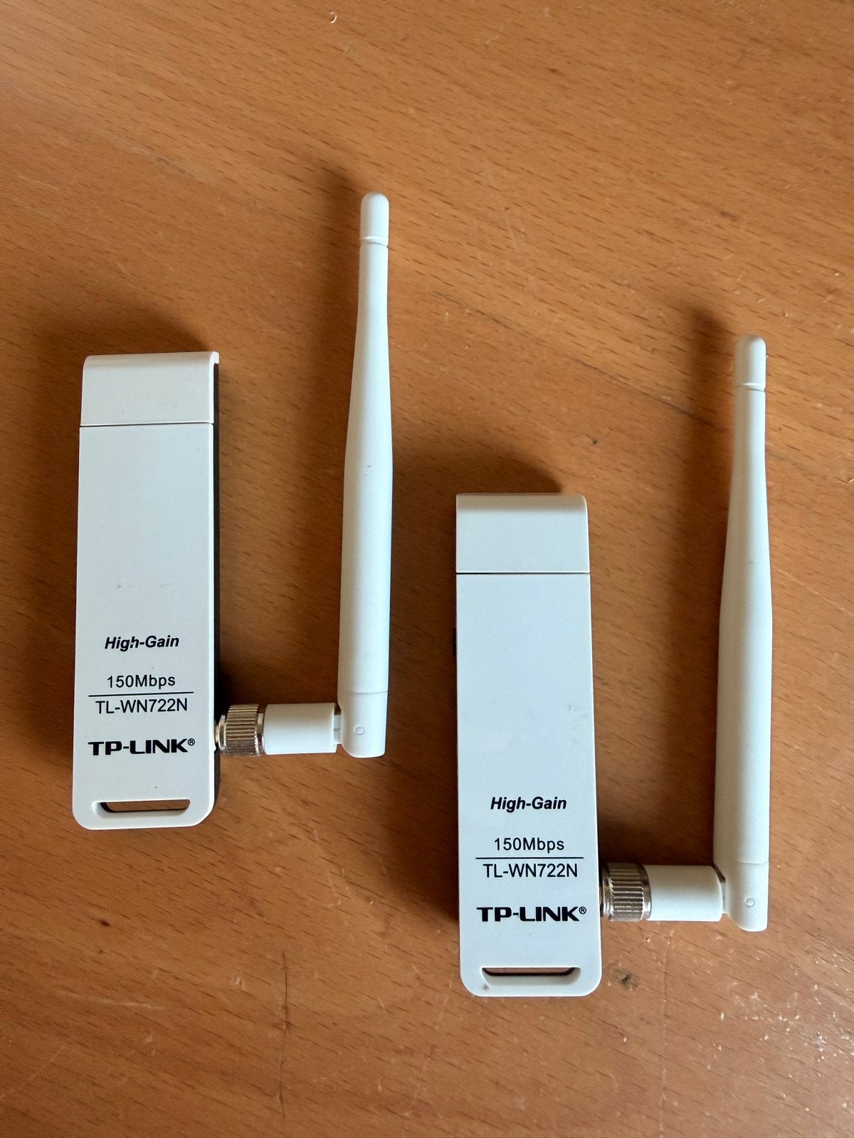 2x TP-Link TL-WN722N USB WiFi Adapter, Ophalen of Verzenden, Zo goed als nieuw
