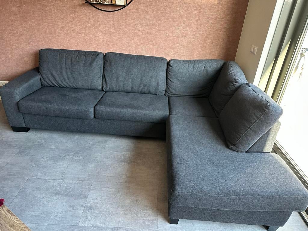 Gratis grijze hoekbank, Huis en Inrichting, Banken | Complete zithoeken, Ophalen, Zo goed als nieuw, Stof