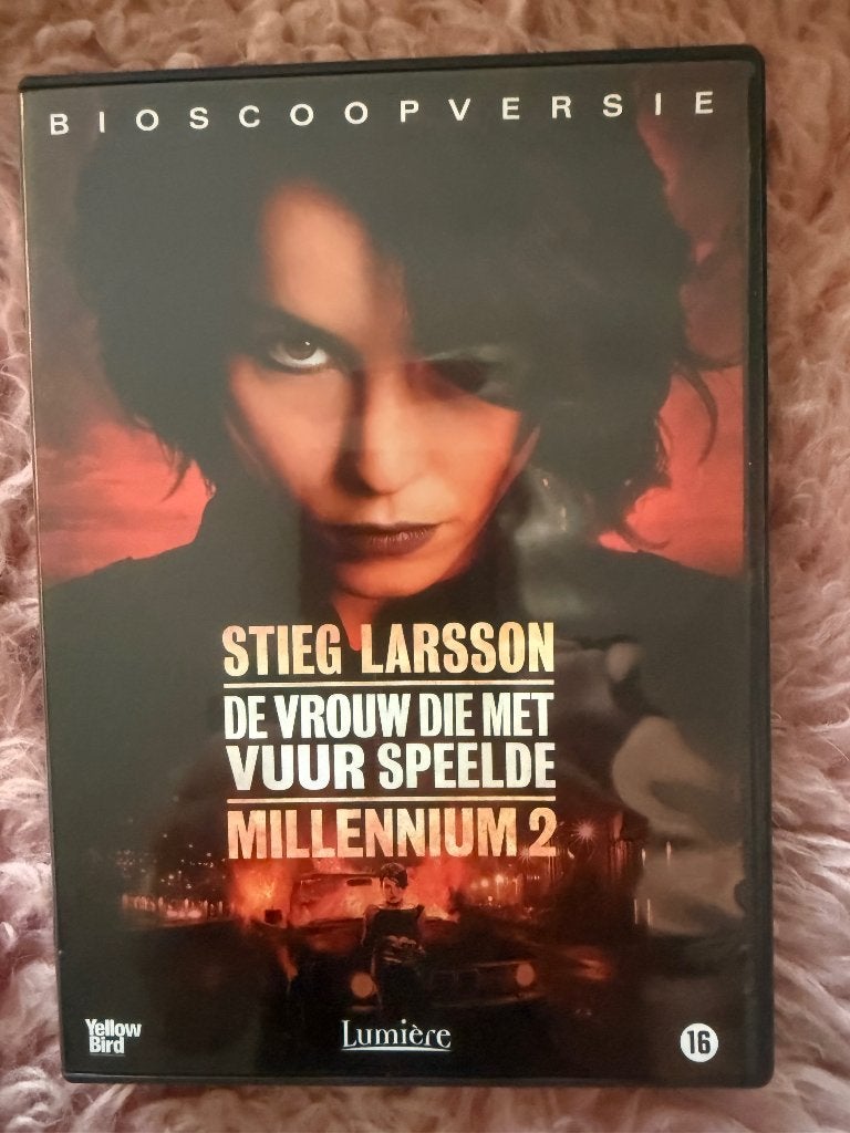 DVD - Millennium 2 - De vrouw die met vuur speelde, Vanaf 16 jaar, Verzenden, Zo goed als nieuw, Actiethriller
