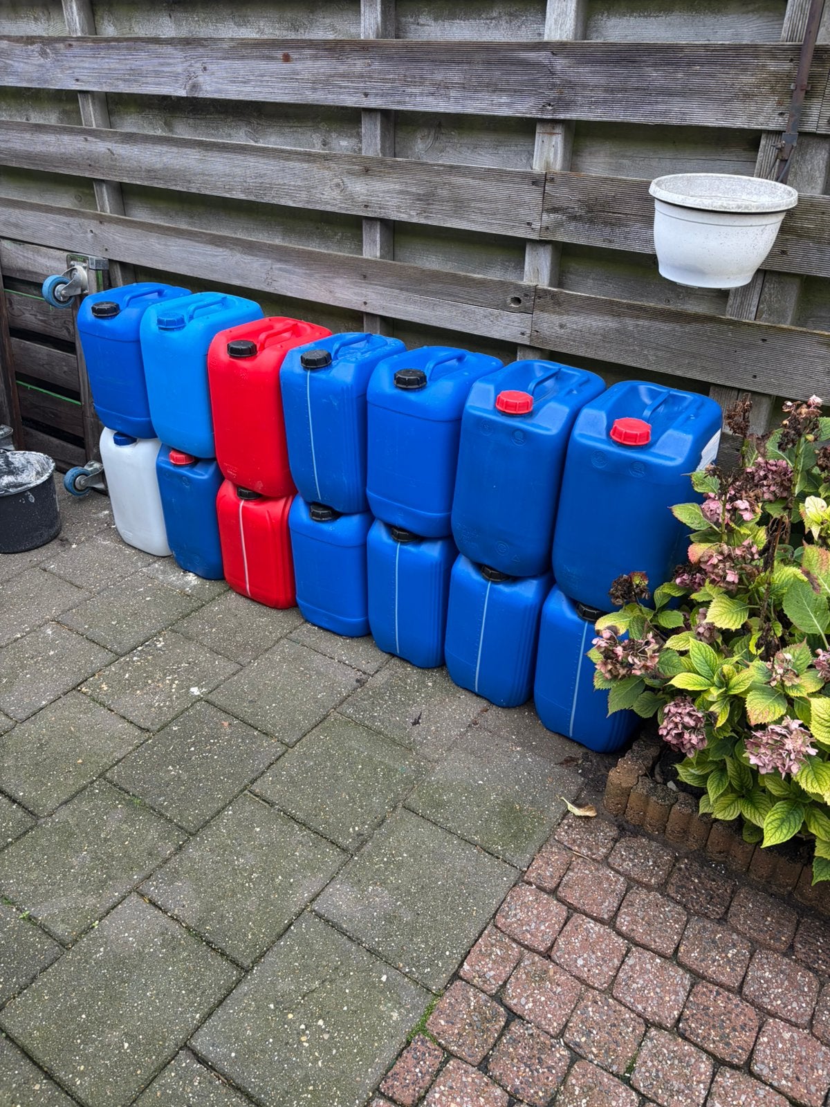 Jerrycans, Minder dan 75 liter, Ophalen, Gebruikt