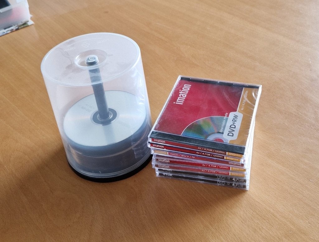 Gratis DVD's R en RW, ongebruikt, Computers en Software, Beschrijfbare discs, Ophalen, Nieuw, Dvd, Op spindel
