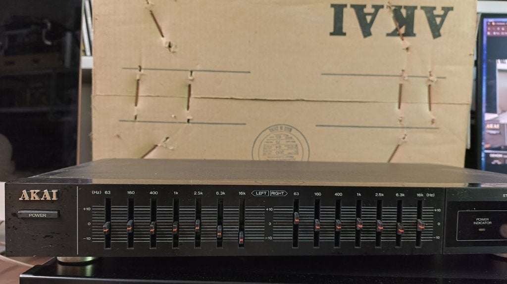 Akai EA-25B stereo graphic equalizer, Overige merken, Ophalen of Verzenden, Zo goed als nieuw, Minder dan 60 watt