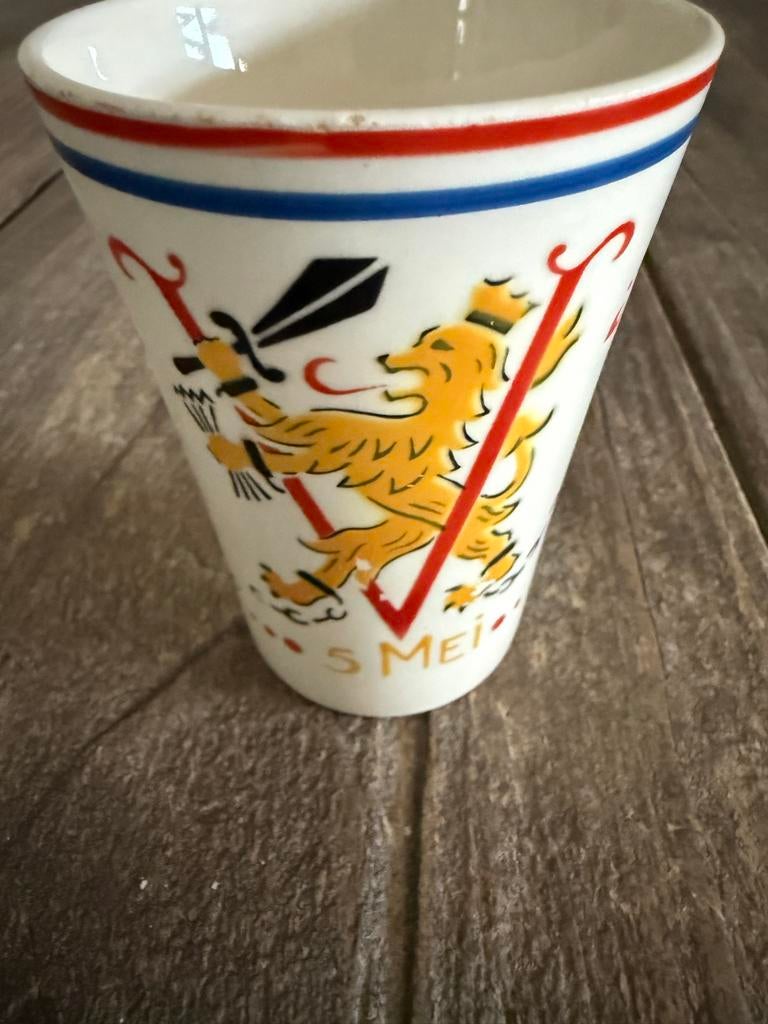 Vintage Bevrijdingsbeker 1945-1955 - 5 Mei, Ophalen of Verzenden
