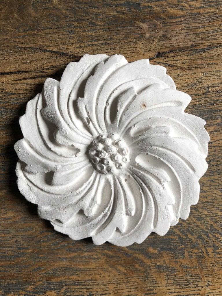 Nr17) rozet ornament bloem met luchtbelletjes 11.5Cm gips, Ophalen of Verzenden