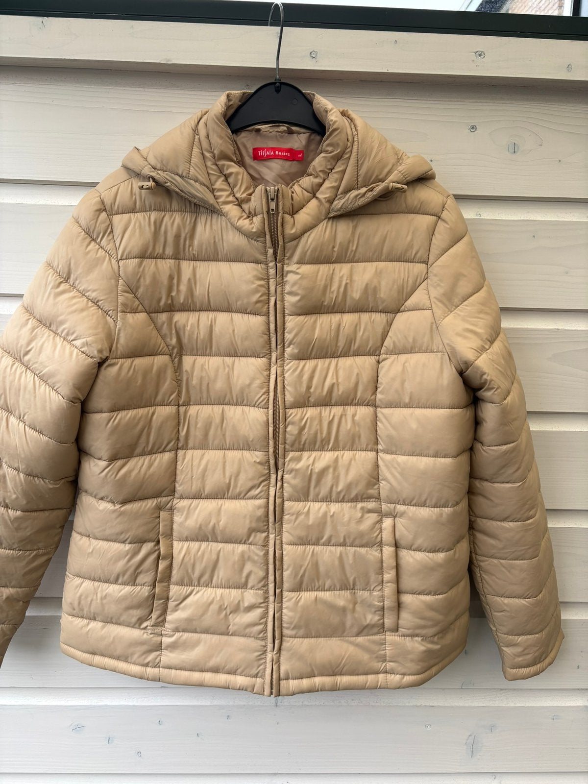 Beige dames tussenjas, Ophalen of Verzenden, Zo goed als nieuw, Maat 38/40 (M), Beige