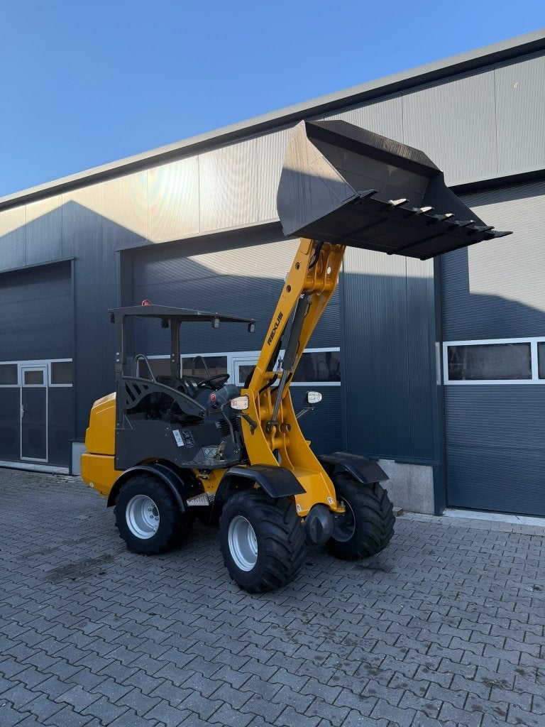 Foto 7 van Rexus H2600 minishovel YANMAR diesel. NIEUW gratis geleverd