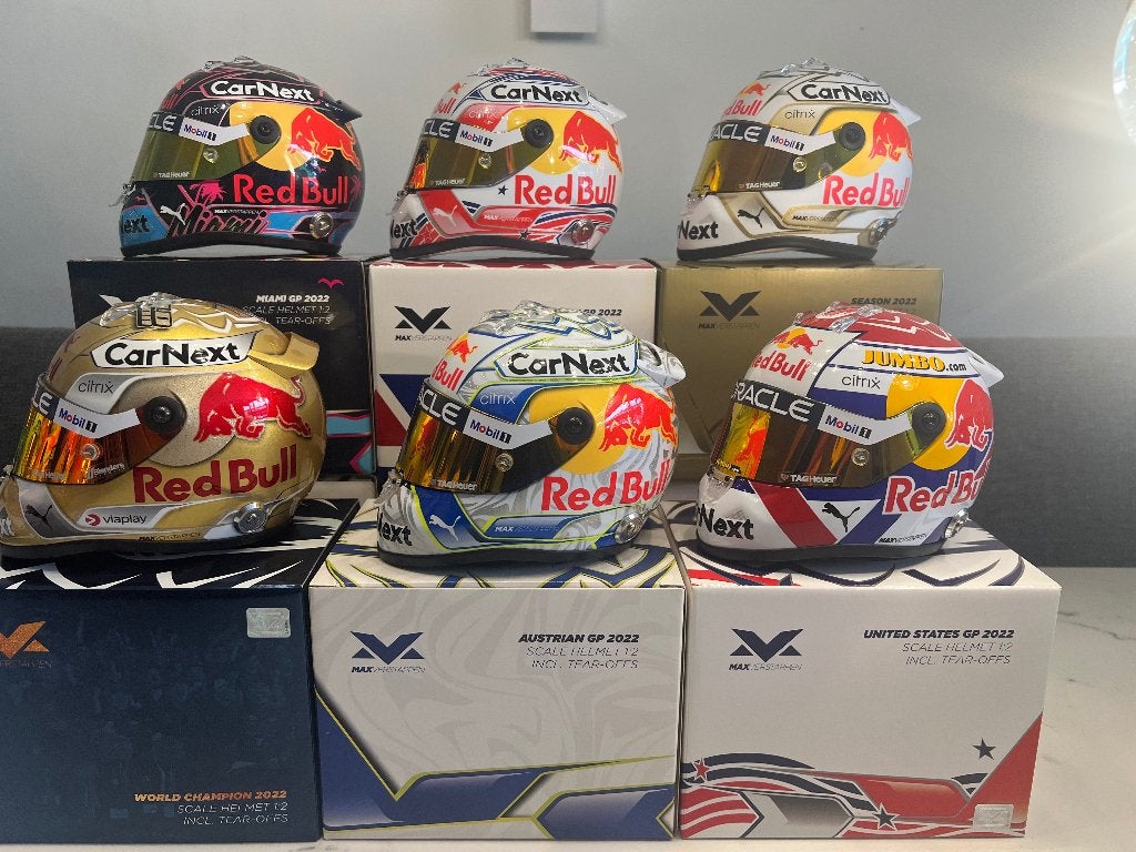 Max Verstappen helmen 1:2  collectie, Ophalen, Zo goed als nieuw, Formule 1