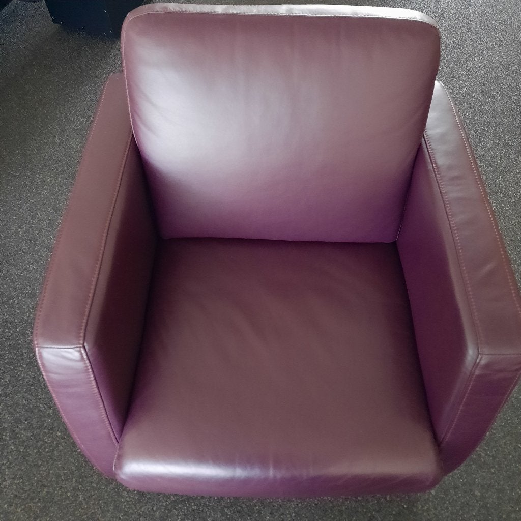 Fauteuil leder donker paars aubergine kleurig, Ophalen, Zo goed als nieuw, Effen, 50 tot 75 cm