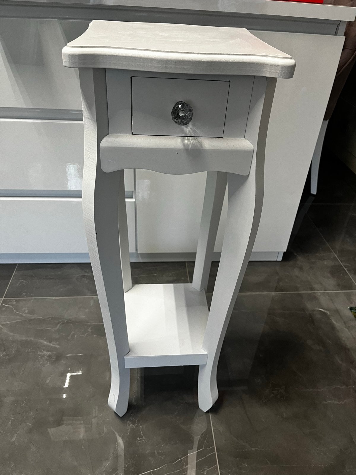 Elegant wit bijzettafeltje/nachtkastjemet lade en plank, Huis en Inrichting, Ophalen, Gebruikt, Hout, Minder dan 45 cm