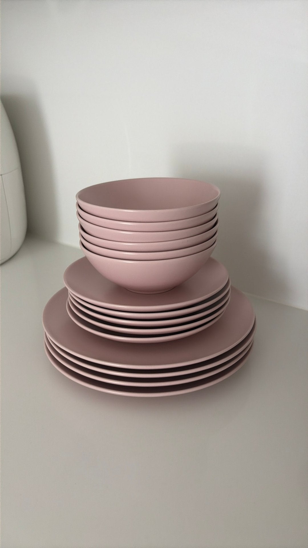 Roze serviesset van de Ikea, Ophalen