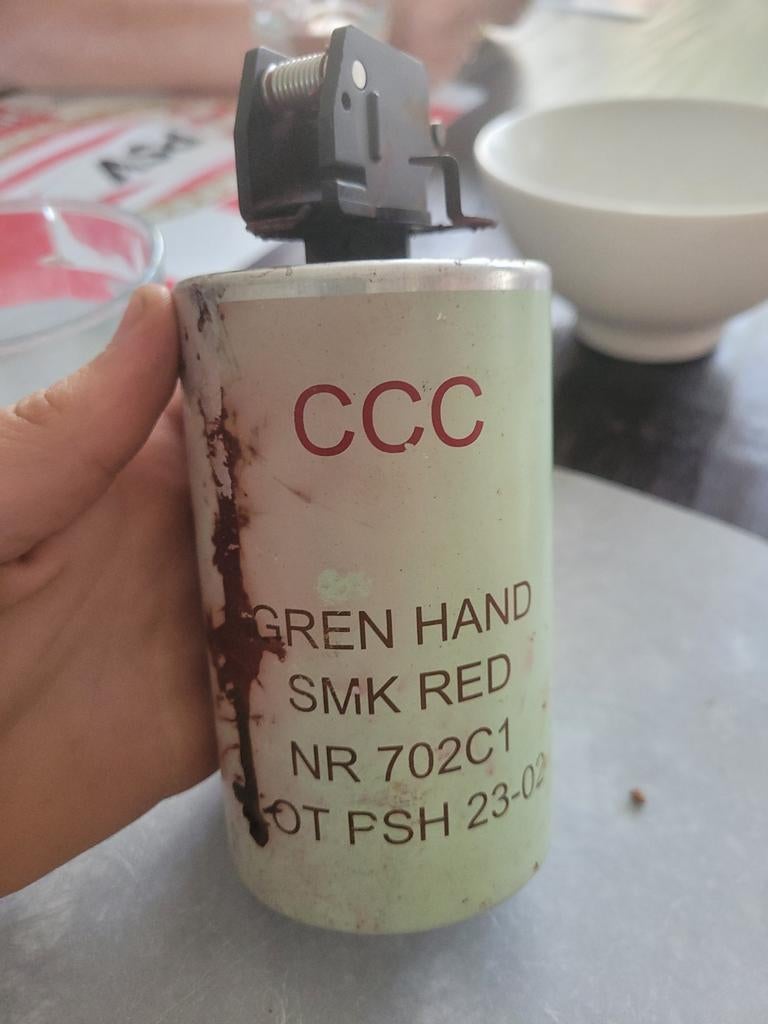 Rookbom (Gren Hand Smk Red) - Militair verzamelobject, Ophalen of Verzenden, Landmacht, Overige gebieden, Overige typen