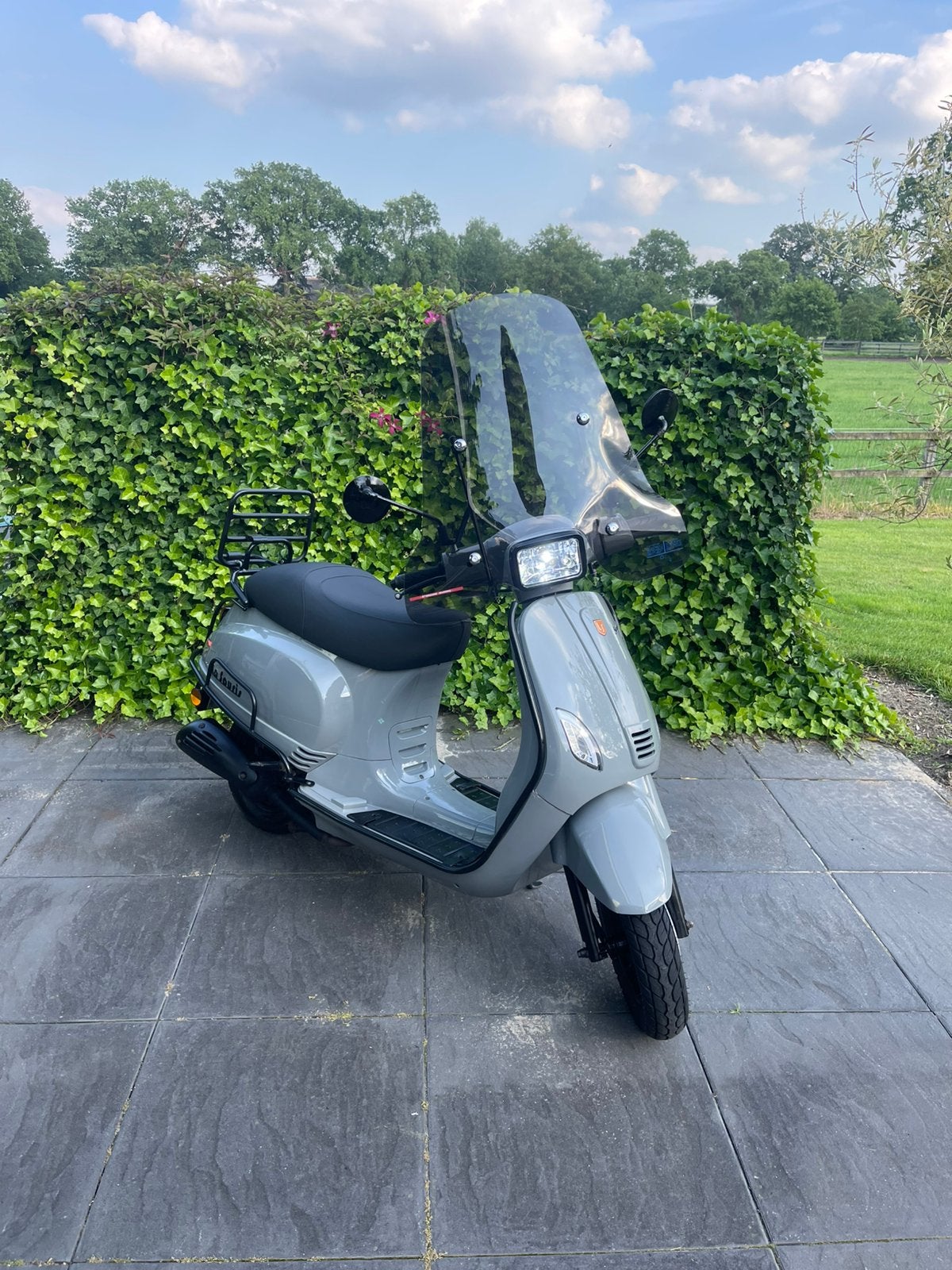La Souris scooter - Geel kenteken, Fietsen en Brommers, Ophalen, Maximaal 45 km/u, Zo goed als nieuw, Benzine