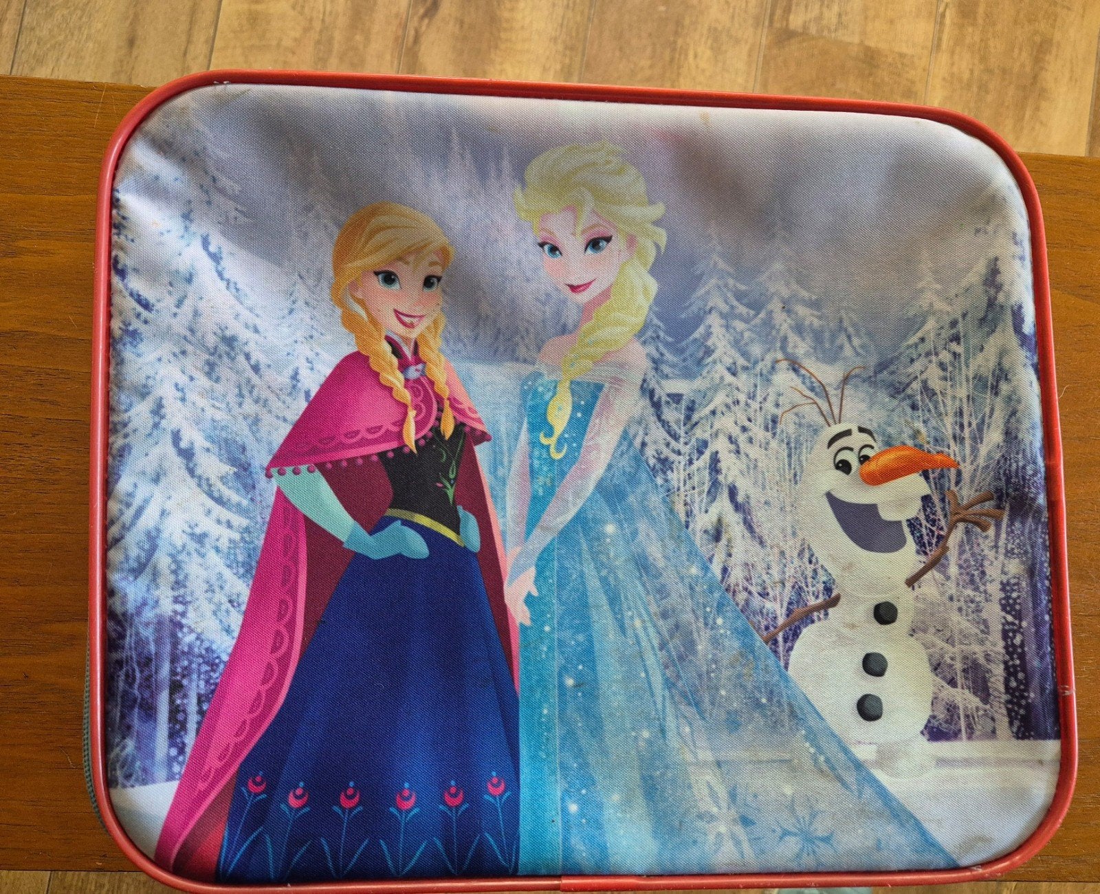 Disney frozen anna elsa olaf koffertje, Verzamelen, Ophalen of Verzenden, Overige figuren, Gebruikt