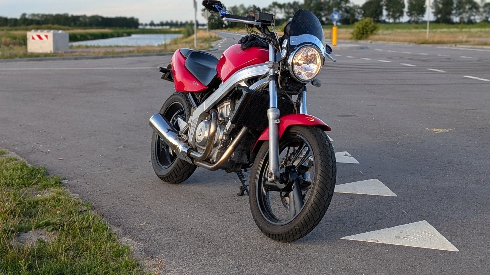 Honda NT650 Hawk, Particulier