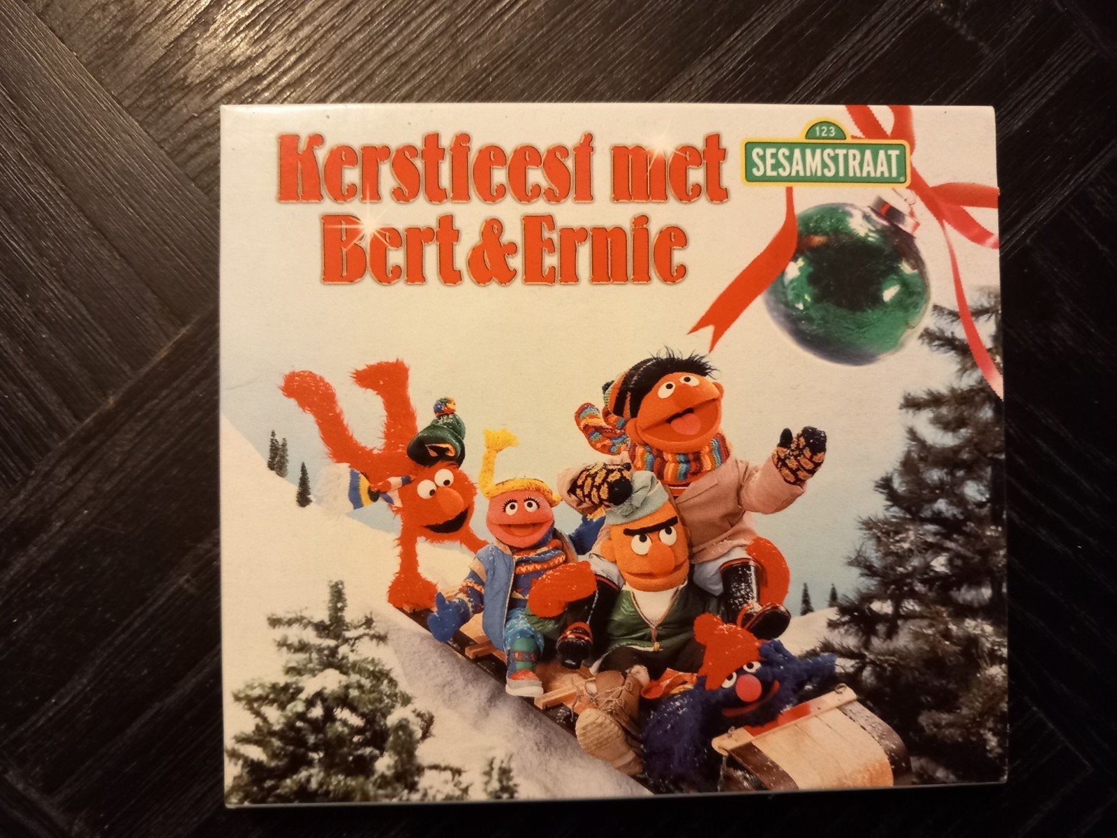 Kerstfeest met Bert & Ernie - Sesamstraat CD, Ophalen of Verzenden, Gebruikt, Muziek, 6 tot 9 jaar