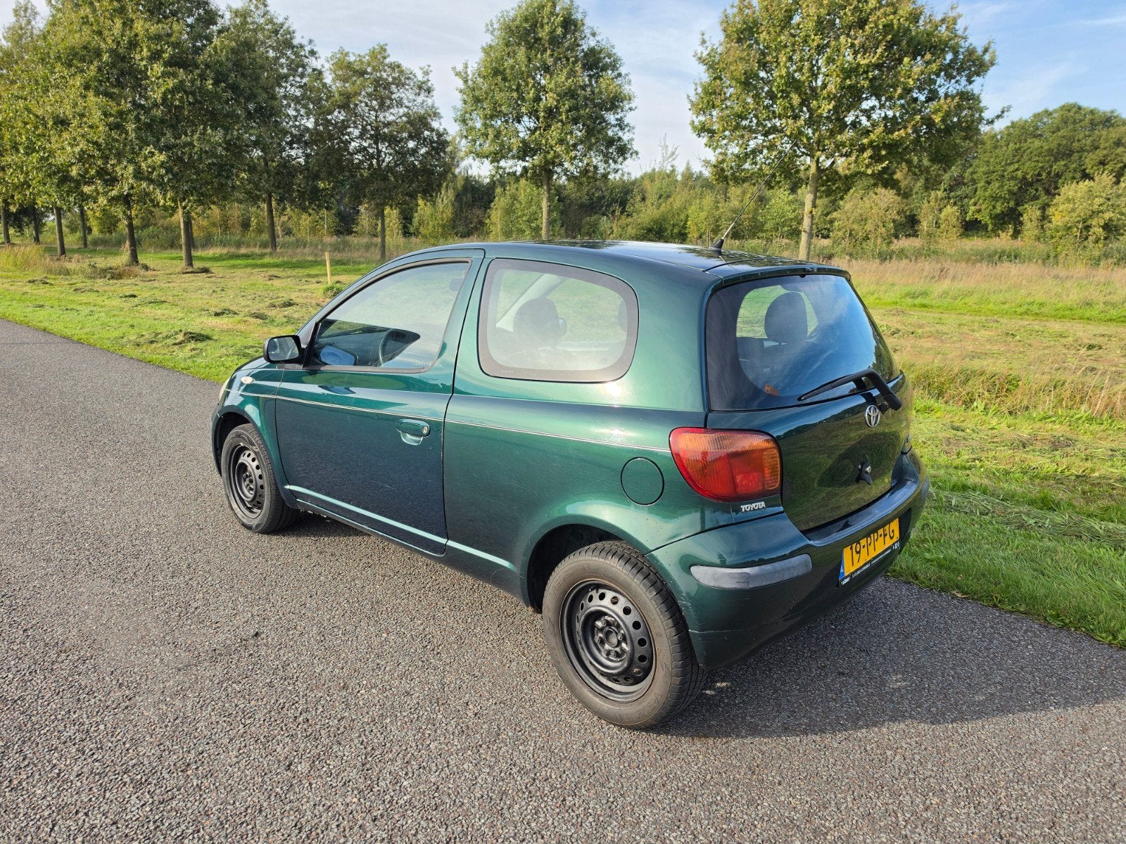 Toyota Yaris 1.0 16V Vvti Niewe APK 3DR Terra 2004, Auto's, 31 €/maand, 4 cilinders, 400 kg, 855 kg