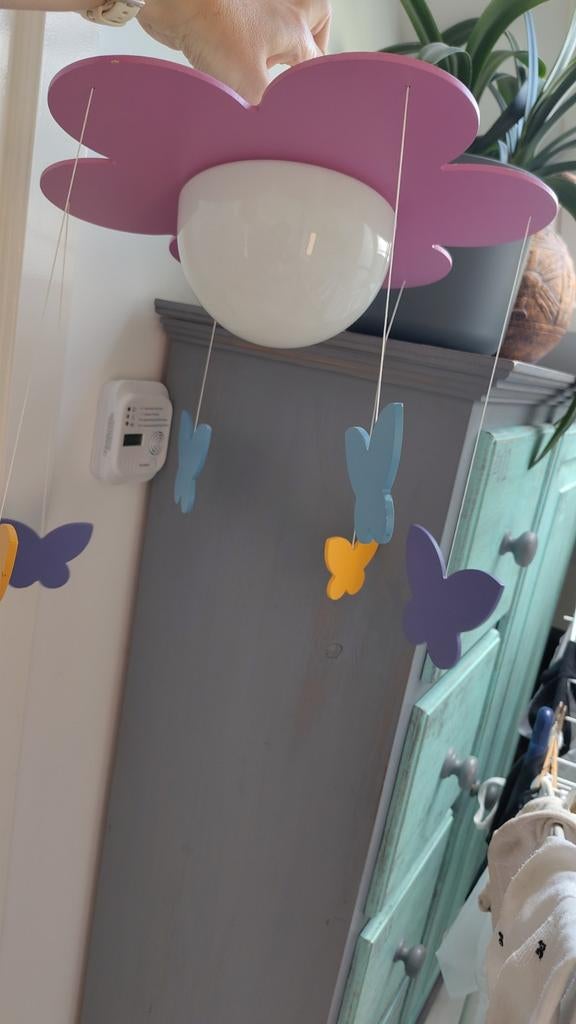 Vrolijke kinderlamp met vlinders voor meisjeskamer, Hout, Gebruikt, Ophalen of Verzenden, Minder dan 50 cm