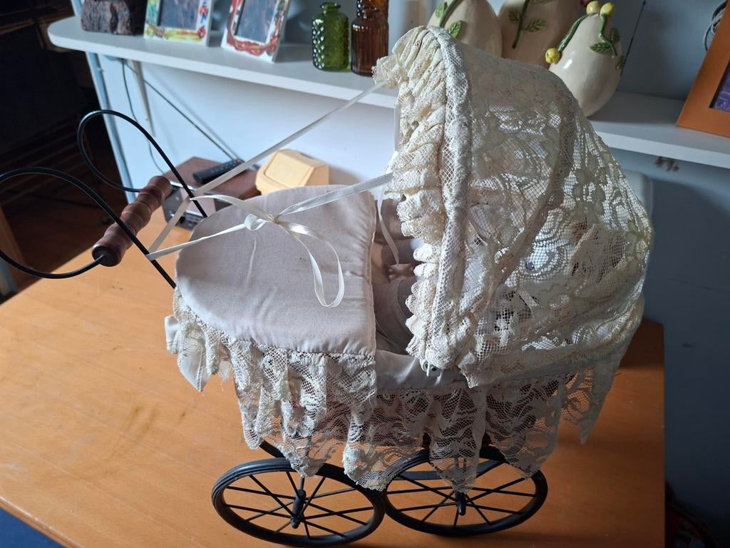 Mooi poppen kinderwagen alles heel, Ophalen