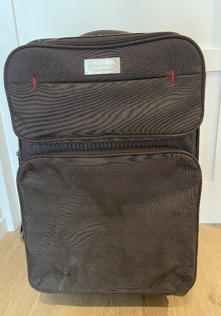 Soft shell Koffer Medium – merk March, Ophalen, Wieltjes, Gebruikt, 50 tot 60 cm